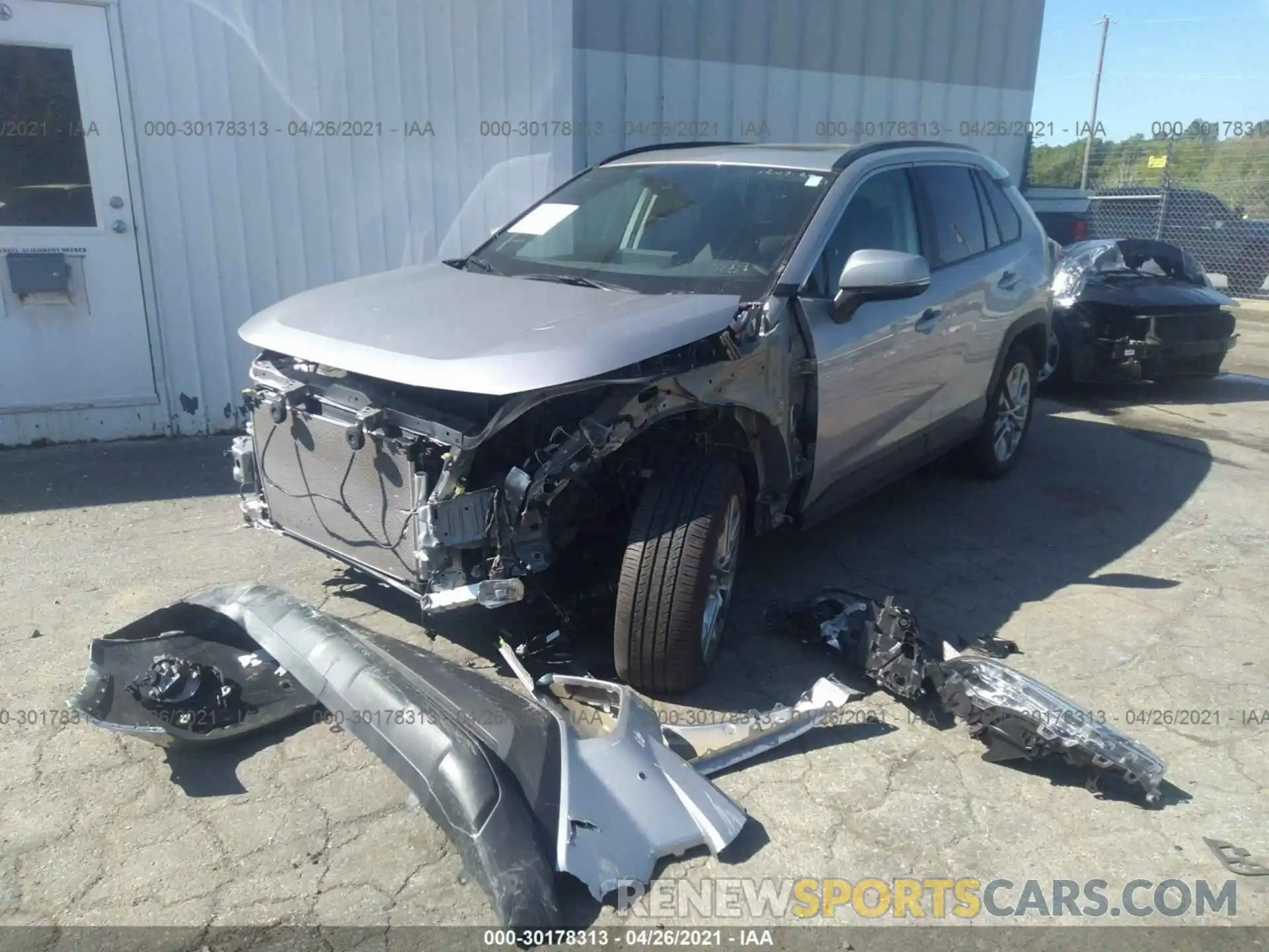 2 Photograph of a damaged car 2T3A1RFV5LC070104 TOYOTA RAV4 2020