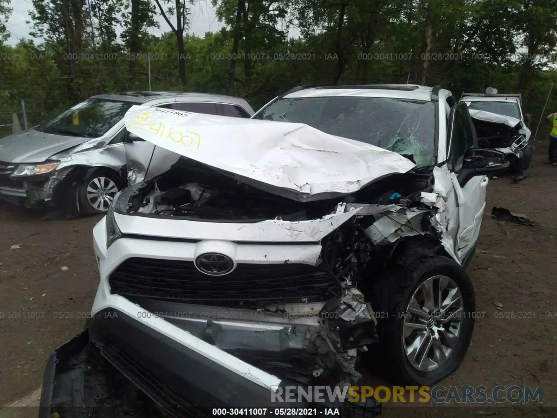 6 Photograph of a damaged car 2T3A1RFV5LC087498 TOYOTA RAV4 2020