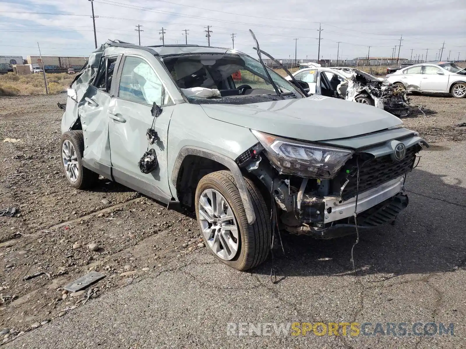 1 Photograph of a damaged car 2T3A1RFV5LC134304 TOYOTA RAV4 2020