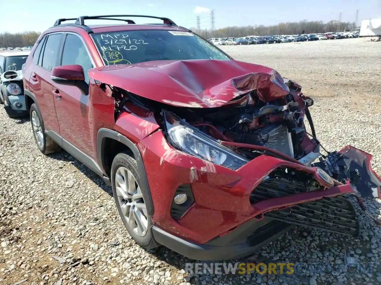 1 Photograph of a damaged car 2T3A1RFV5LC138644 TOYOTA RAV4 2020