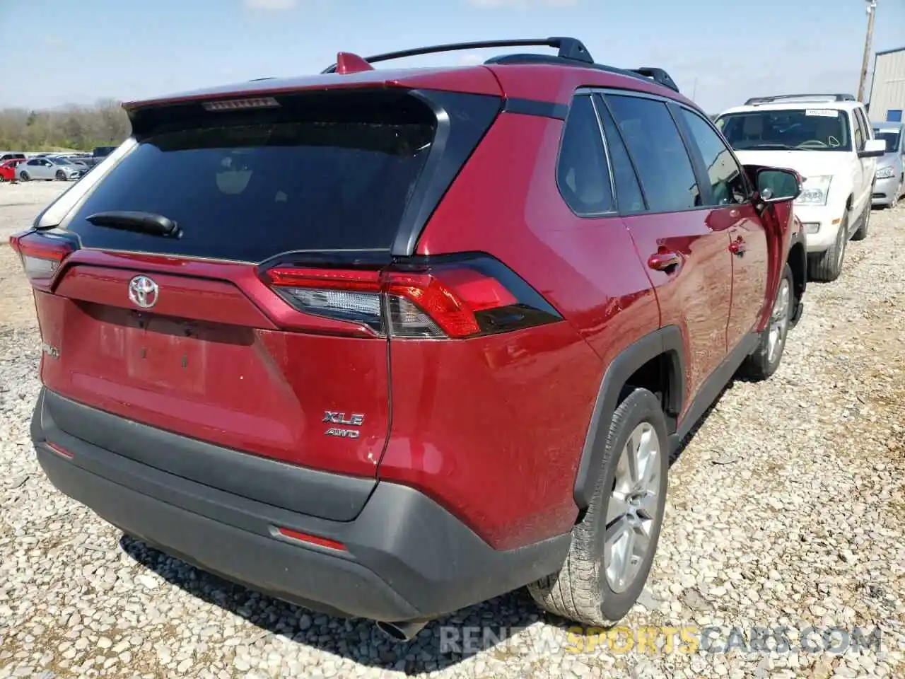 4 Photograph of a damaged car 2T3A1RFV5LC138644 TOYOTA RAV4 2020