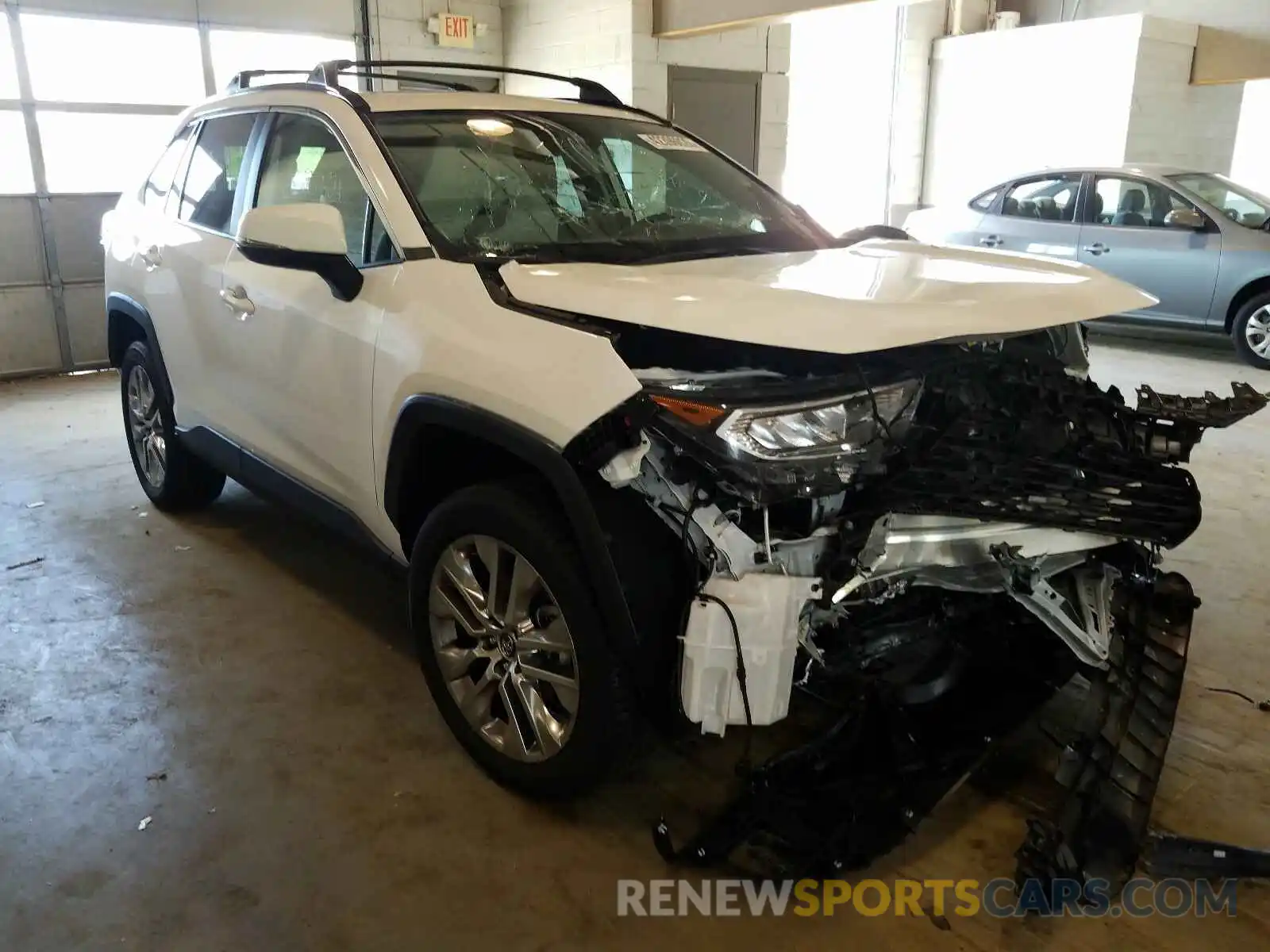 1 Photograph of a damaged car 2T3A1RFV5LW112236 TOYOTA RAV4 2020