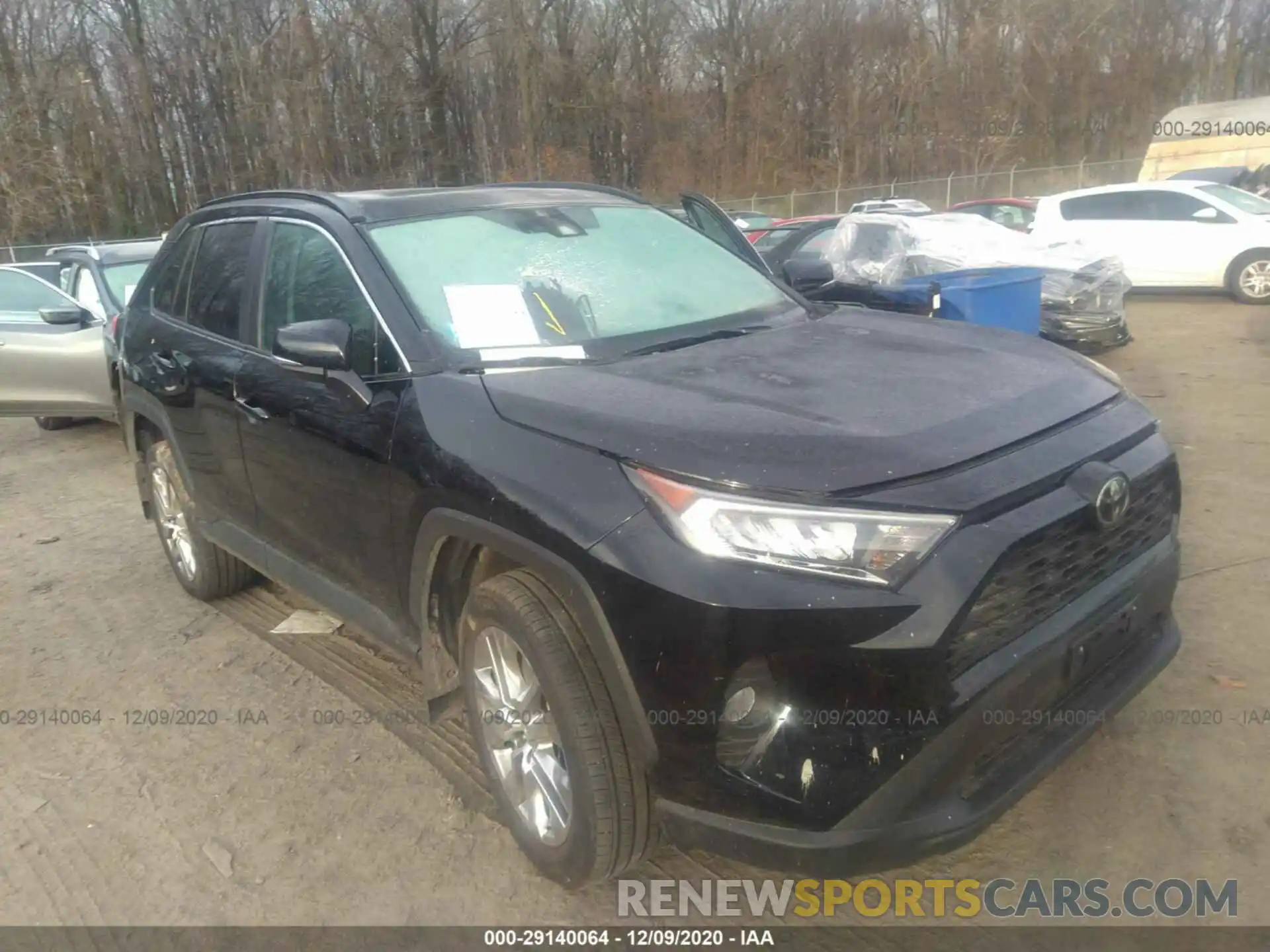 1 Photograph of a damaged car 2T3A1RFV5LW121471 TOYOTA RAV4 2020