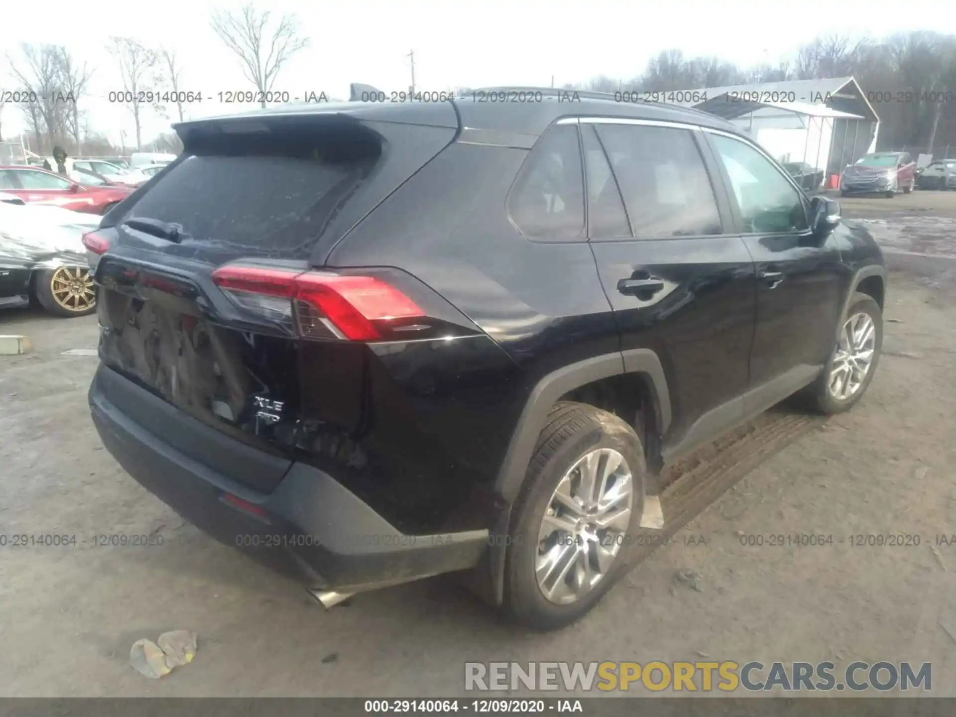 4 Photograph of a damaged car 2T3A1RFV5LW121471 TOYOTA RAV4 2020