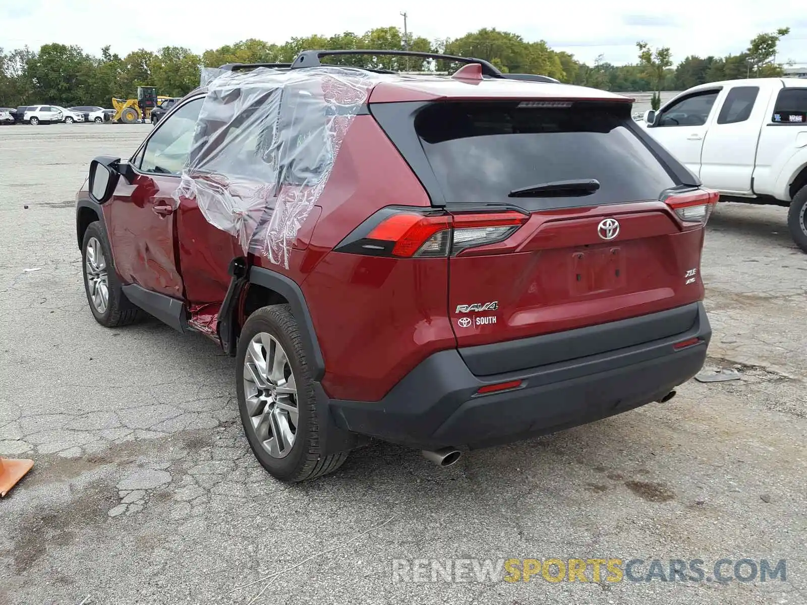 3 Photograph of a damaged car 2T3A1RFV6LC068880 TOYOTA RAV4 2020