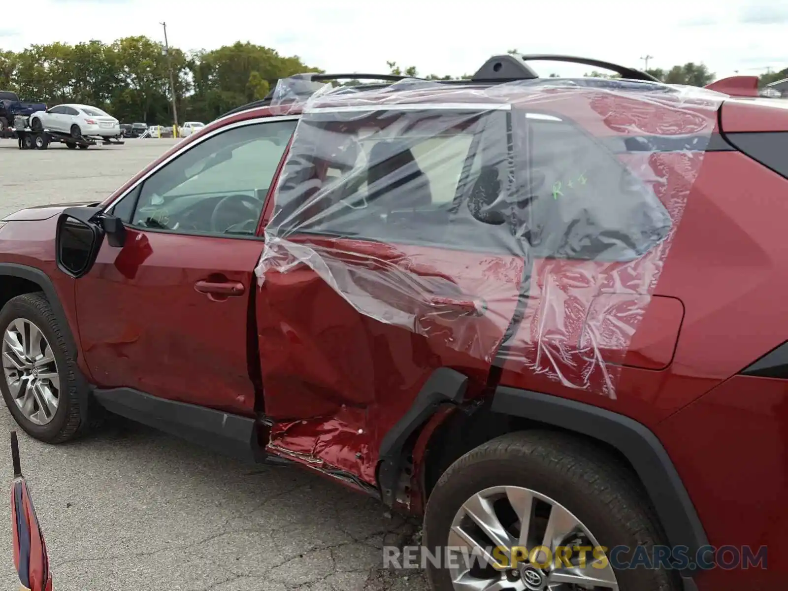 9 Photograph of a damaged car 2T3A1RFV6LC068880 TOYOTA RAV4 2020