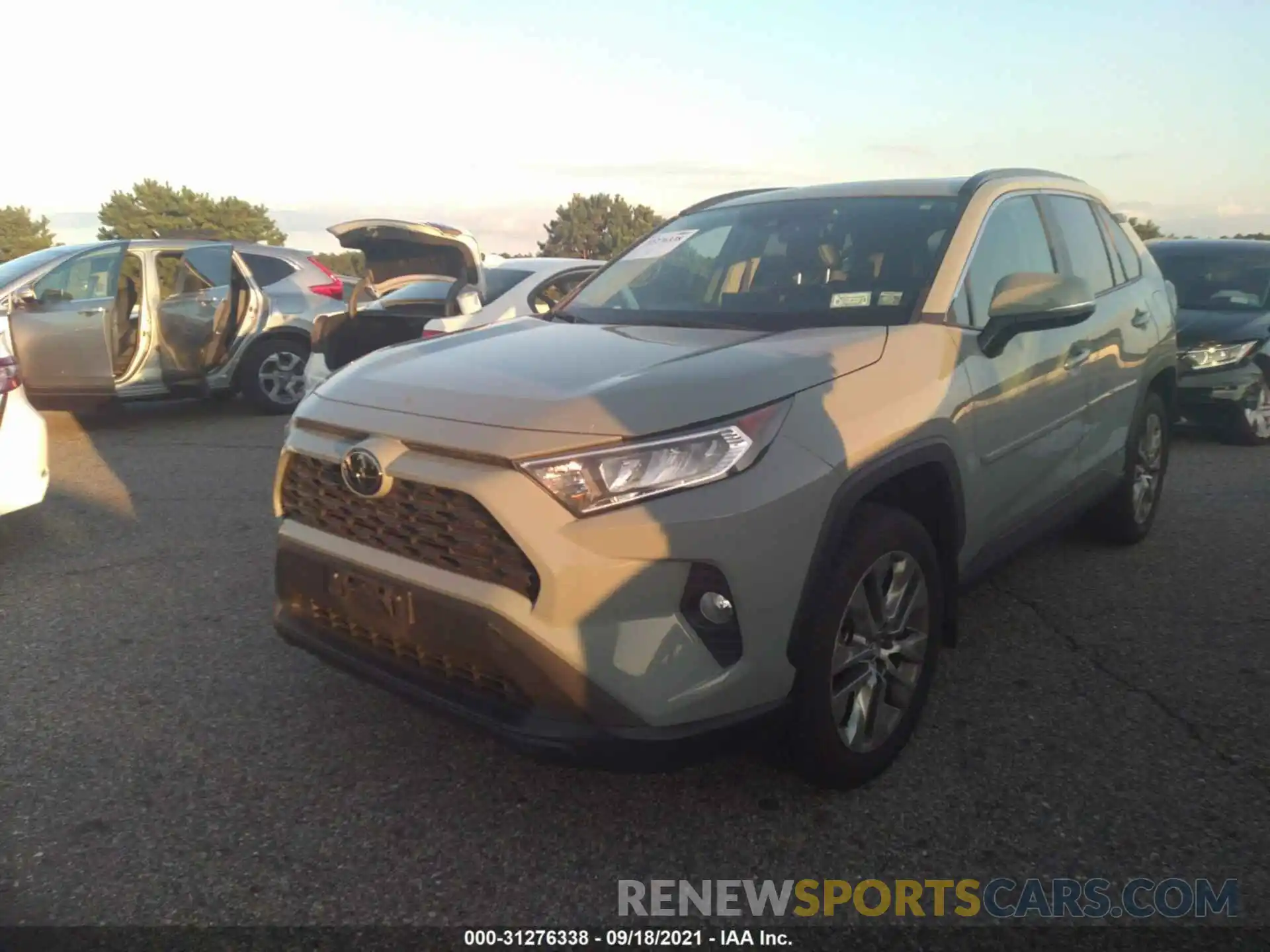 2 Фотография поврежденного автомобиля 2T3A1RFV6LC071469 TOYOTA RAV4 2020