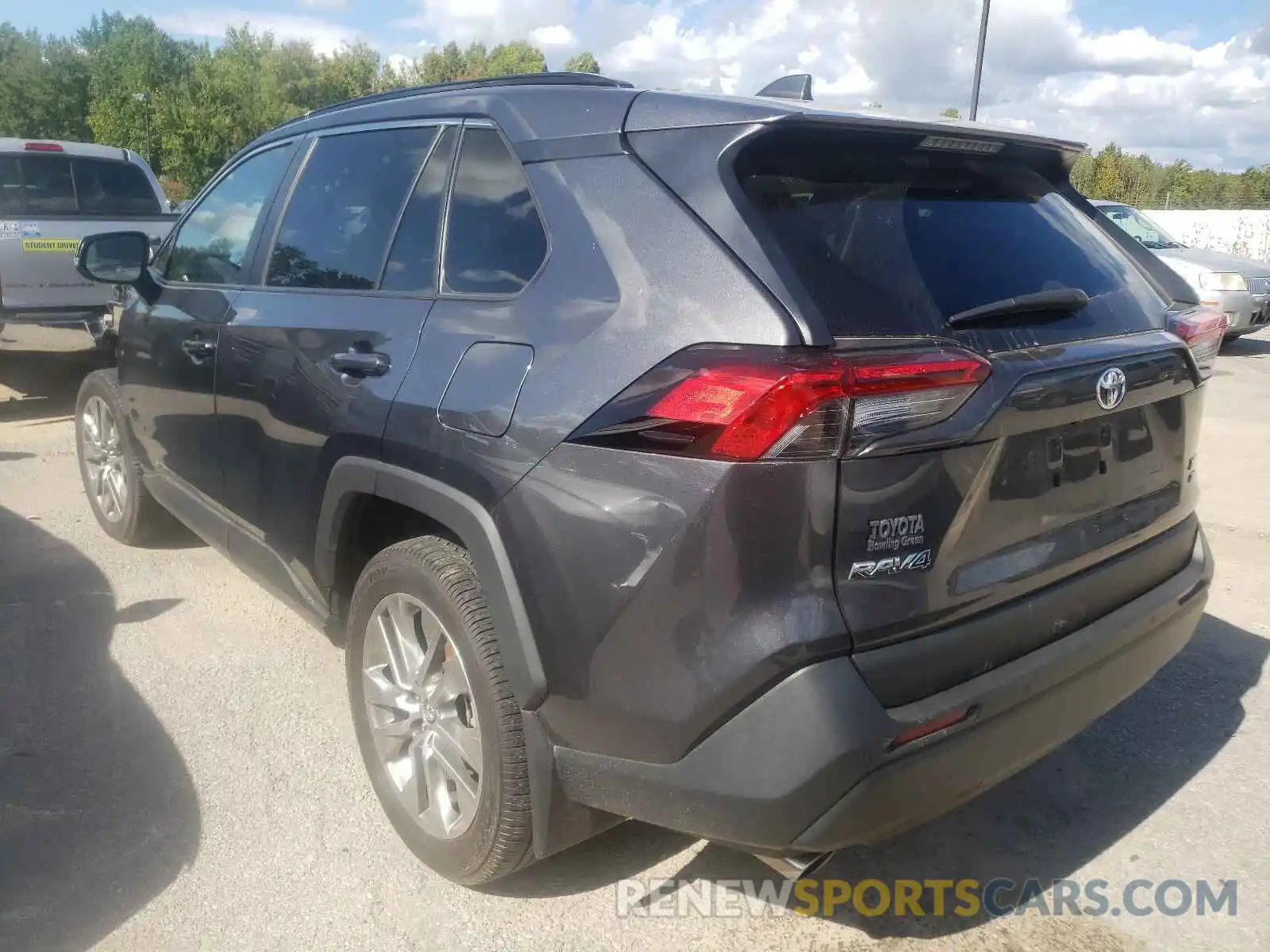 3 Photograph of a damaged car 2T3A1RFV6LC077952 TOYOTA RAV4 2020