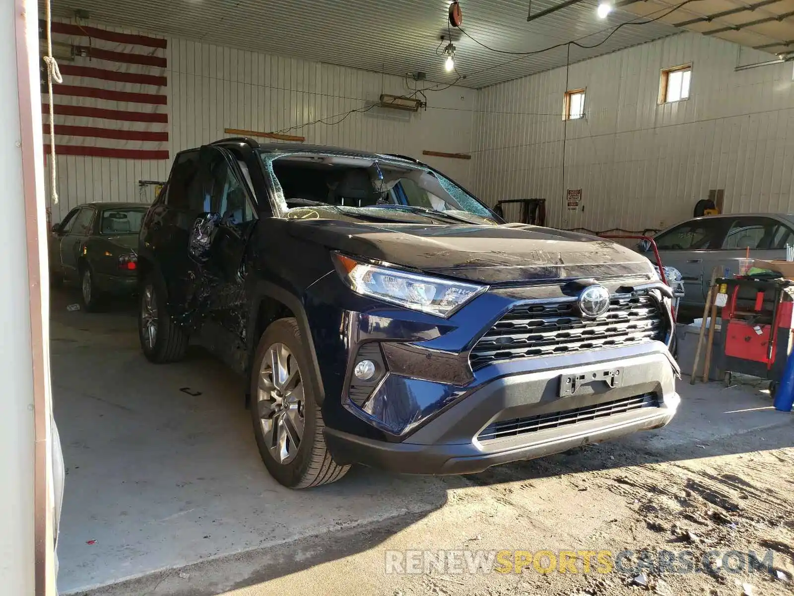 1 Photograph of a damaged car 2T3A1RFV6LC126776 TOYOTA RAV4 2020