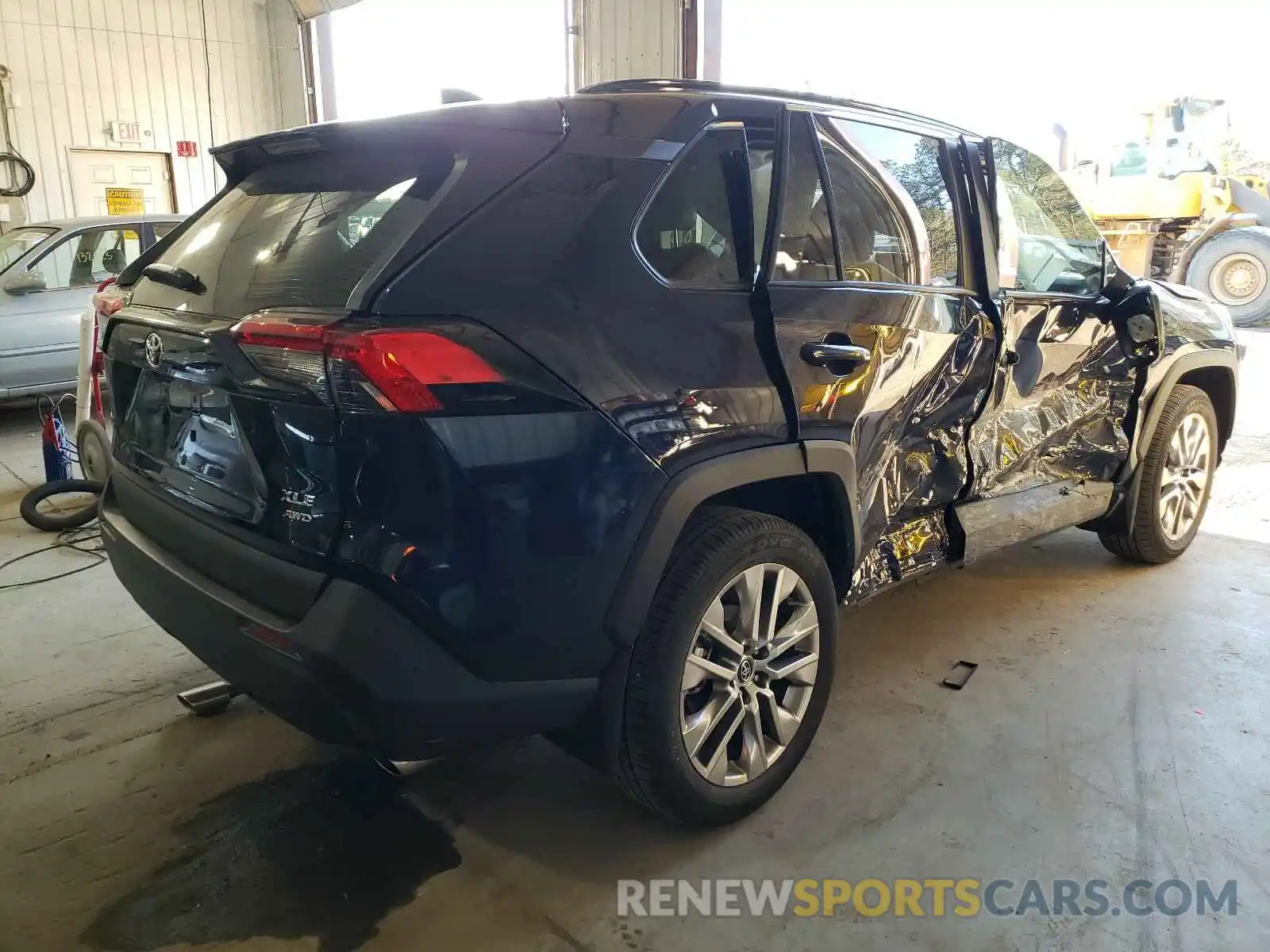 4 Photograph of a damaged car 2T3A1RFV6LC126776 TOYOTA RAV4 2020