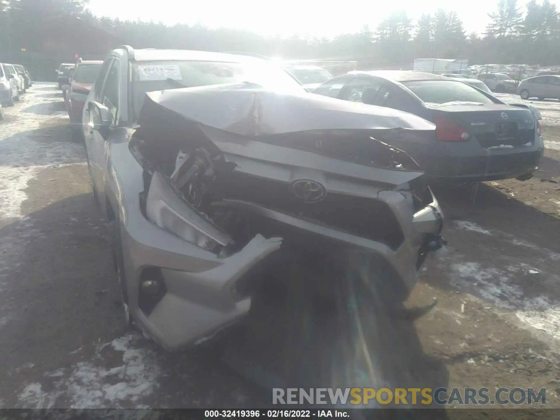 6 Photograph of a damaged car 2T3A1RFV6LC136630 TOYOTA RAV4 2020