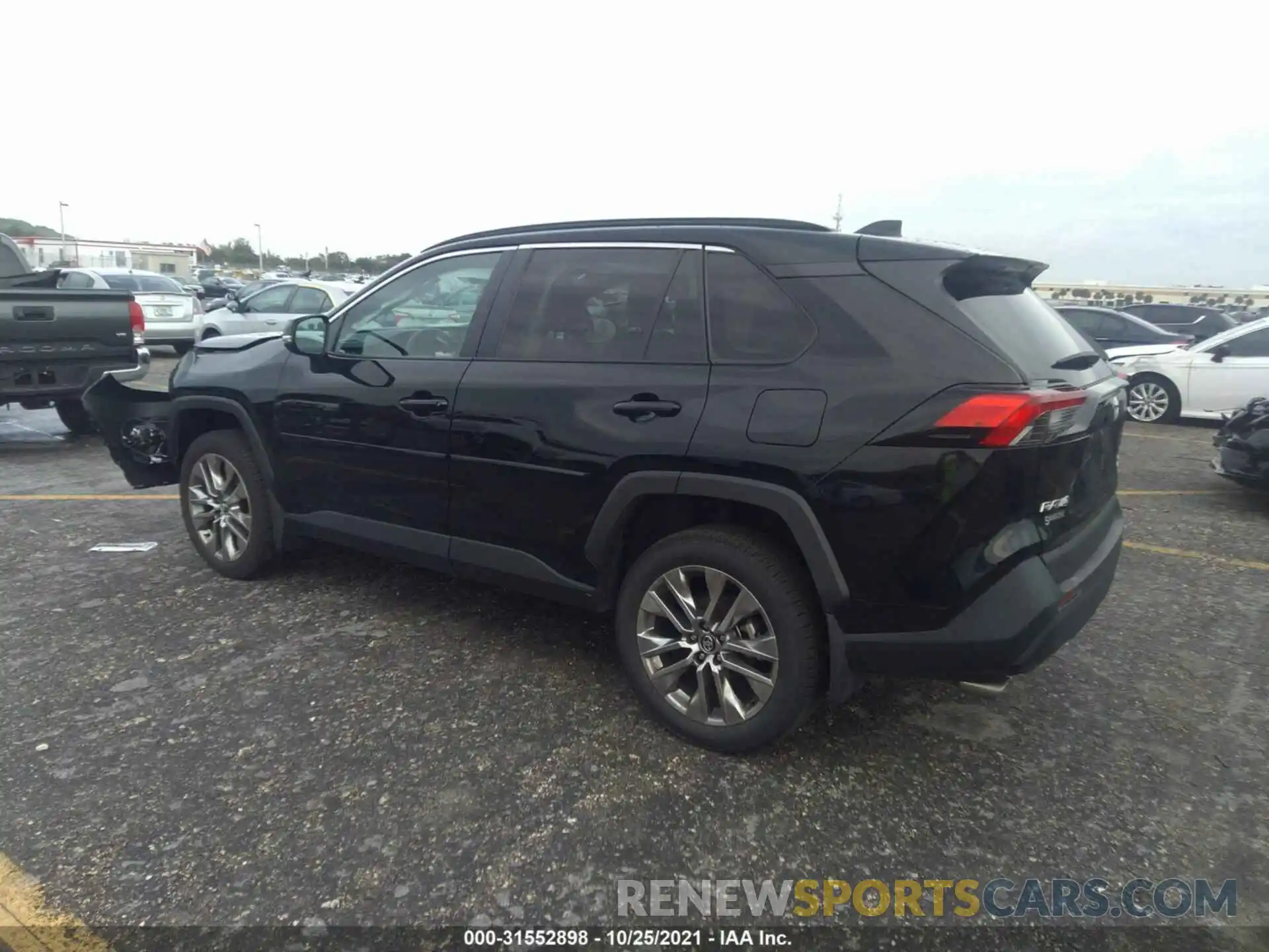 3 Photograph of a damaged car 2T3A1RFV7LC070816 TOYOTA RAV4 2020