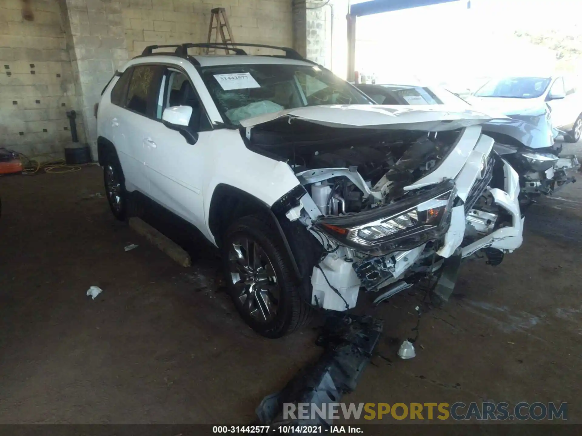 1 Фотография поврежденного автомобиля 2T3A1RFV7LC077135 TOYOTA RAV4 2020