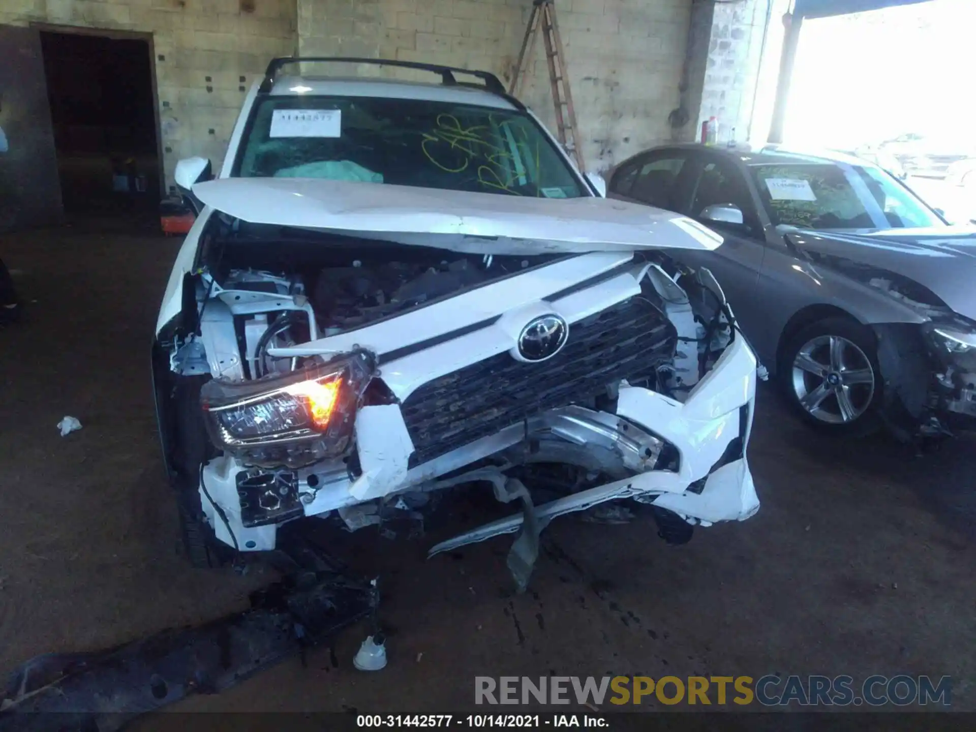 6 Photograph of a damaged car 2T3A1RFV7LC077135 TOYOTA RAV4 2020