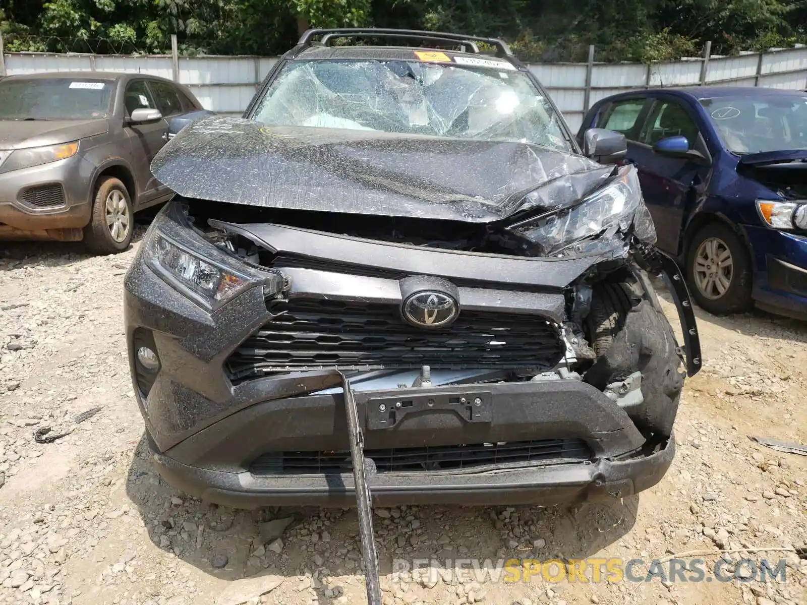 9 Photograph of a damaged car 2T3A1RFV7LW108737 TOYOTA RAV4 2020