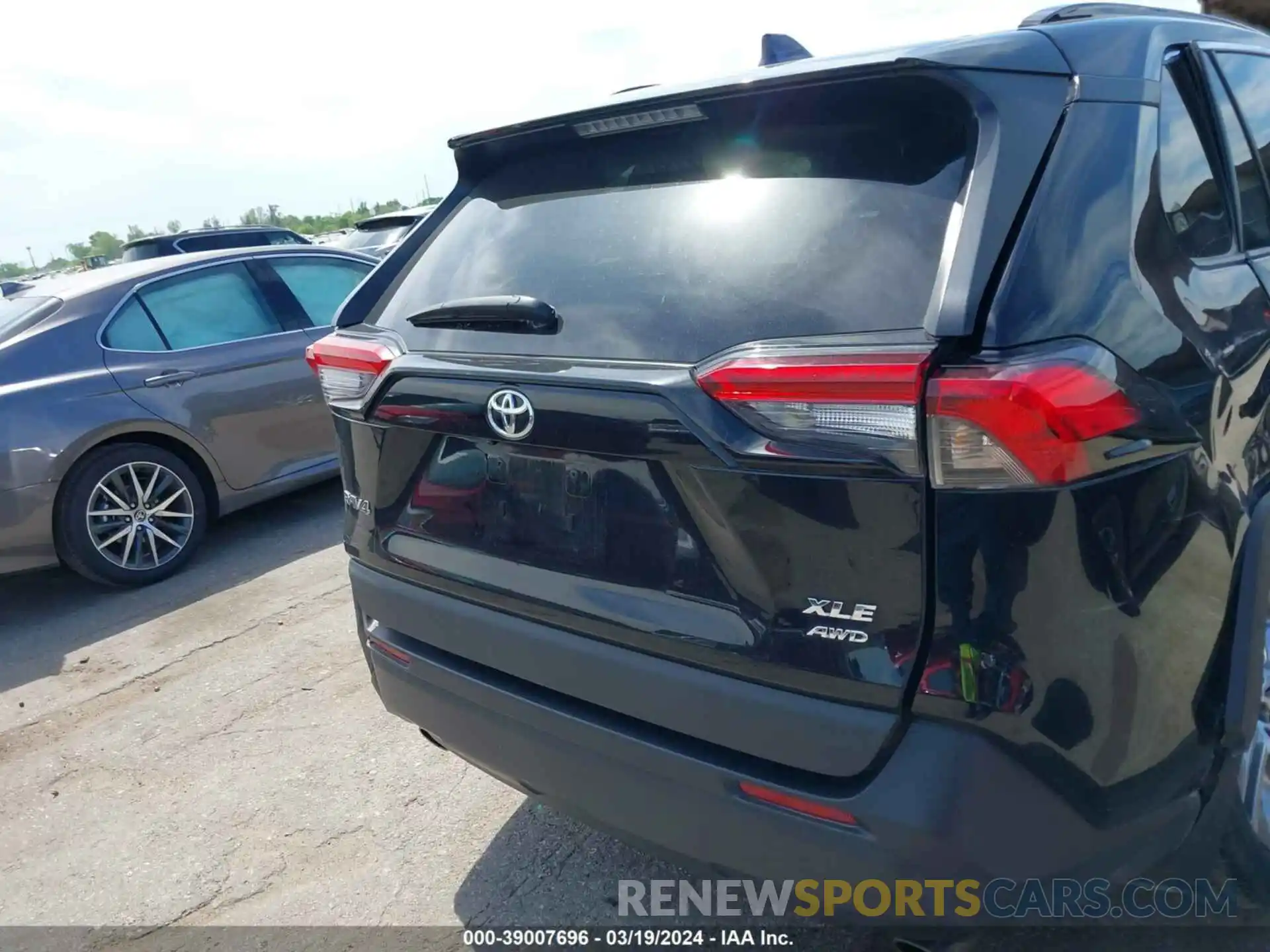 16 Photograph of a damaged car 2T3A1RFV7LW133539 TOYOTA RAV4 2020