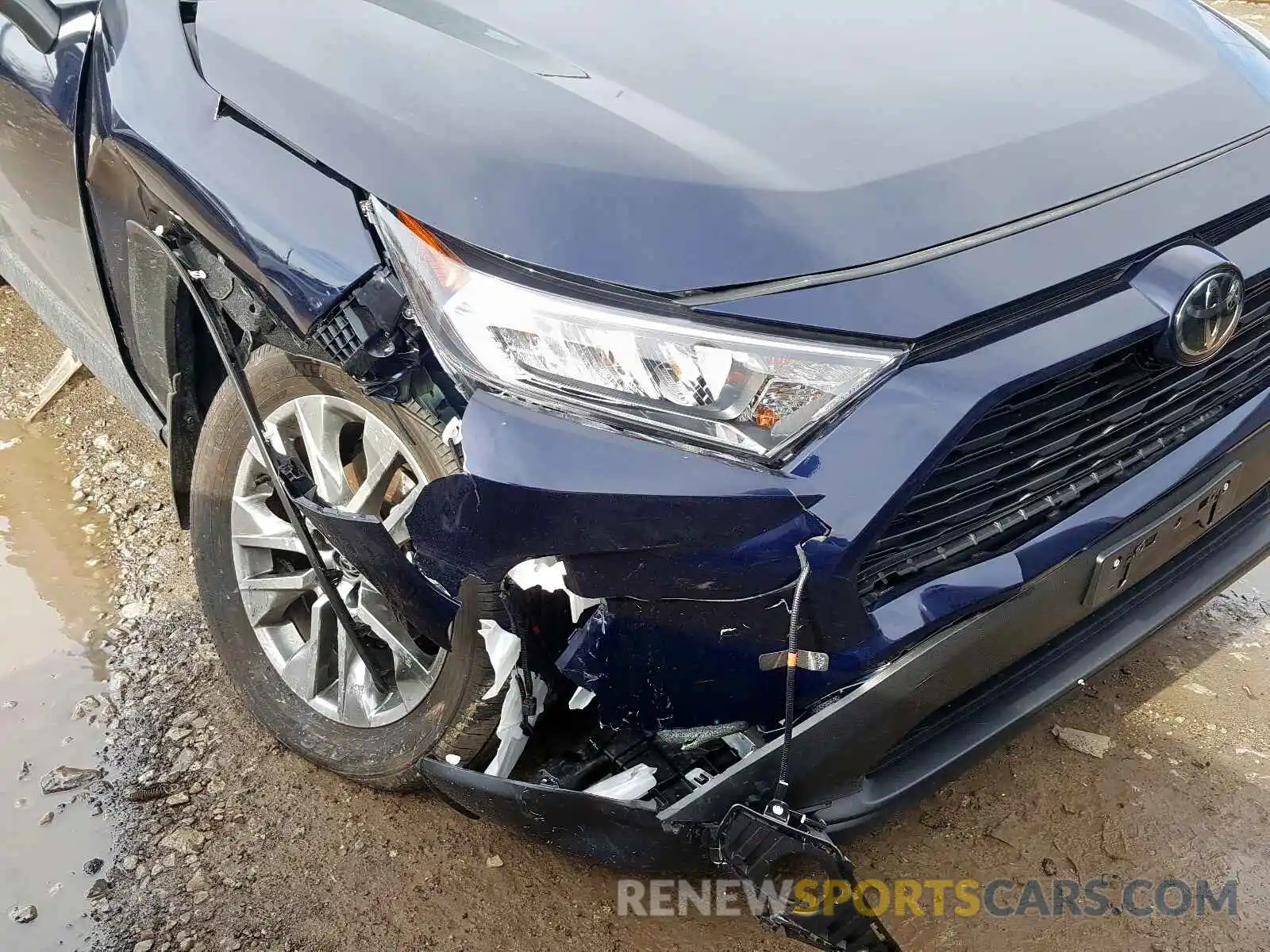 9 Photograph of a damaged car 2T3A1RFV8LC062482 TOYOTA RAV4 2020