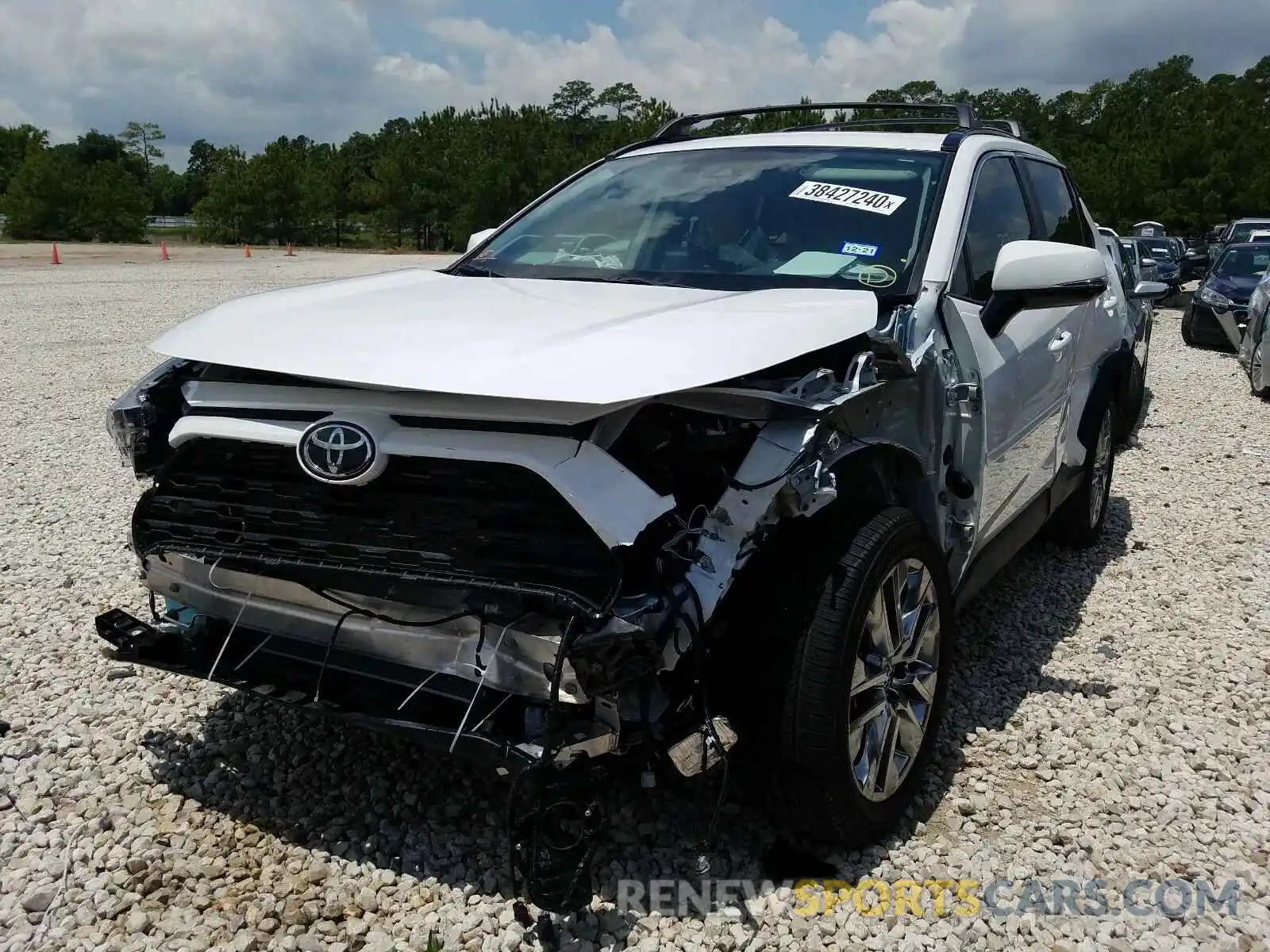 2 Photograph of a damaged car 2T3A1RFV8LC072817 TOYOTA RAV4 2020