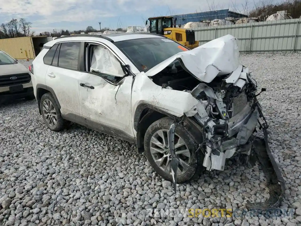 4 Photograph of a damaged car 2T3A1RFV8LC074468 TOYOTA RAV4 2020