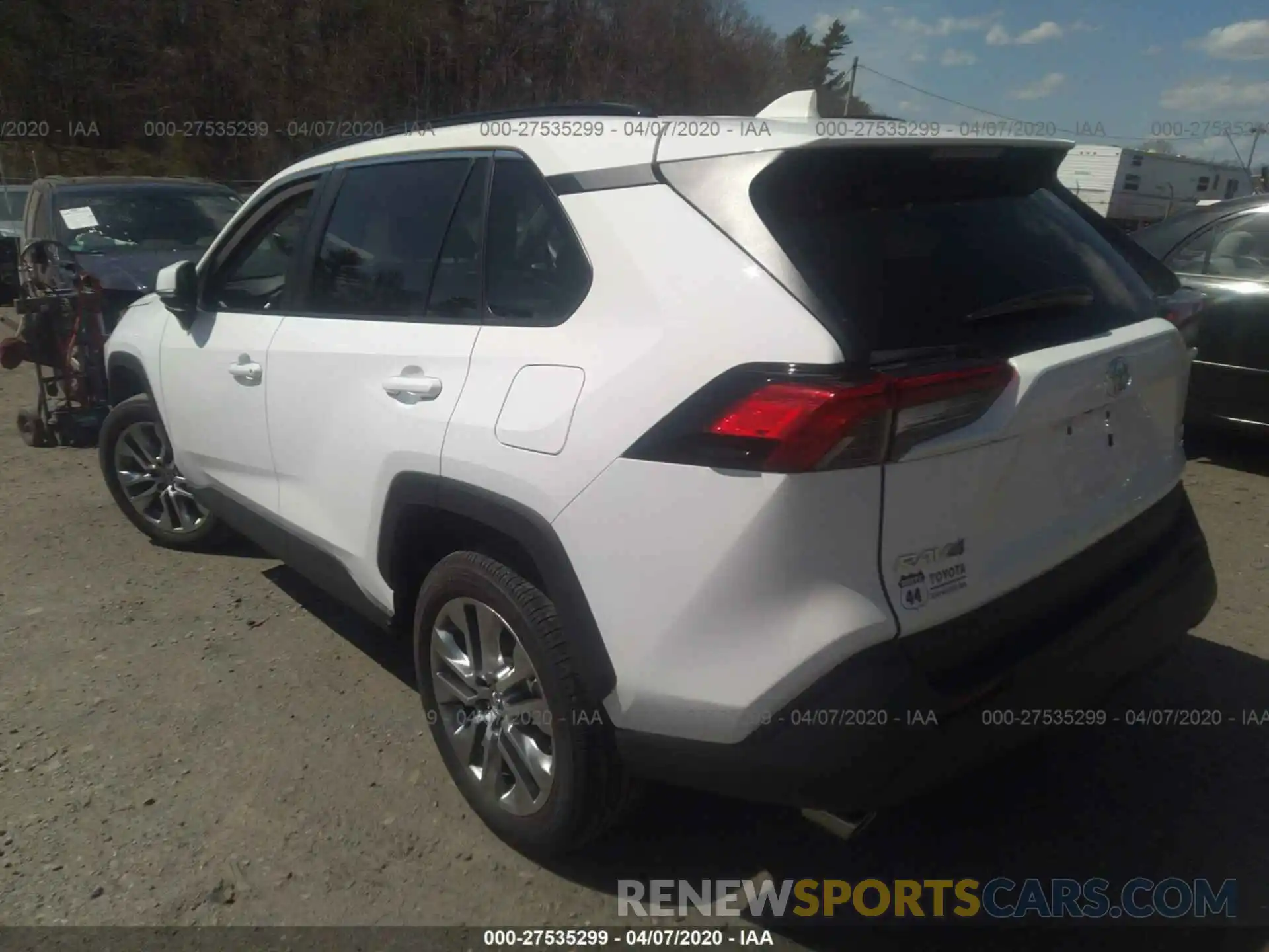 3 Photograph of a damaged car 2T3A1RFV8LC085602 TOYOTA RAV4 2020