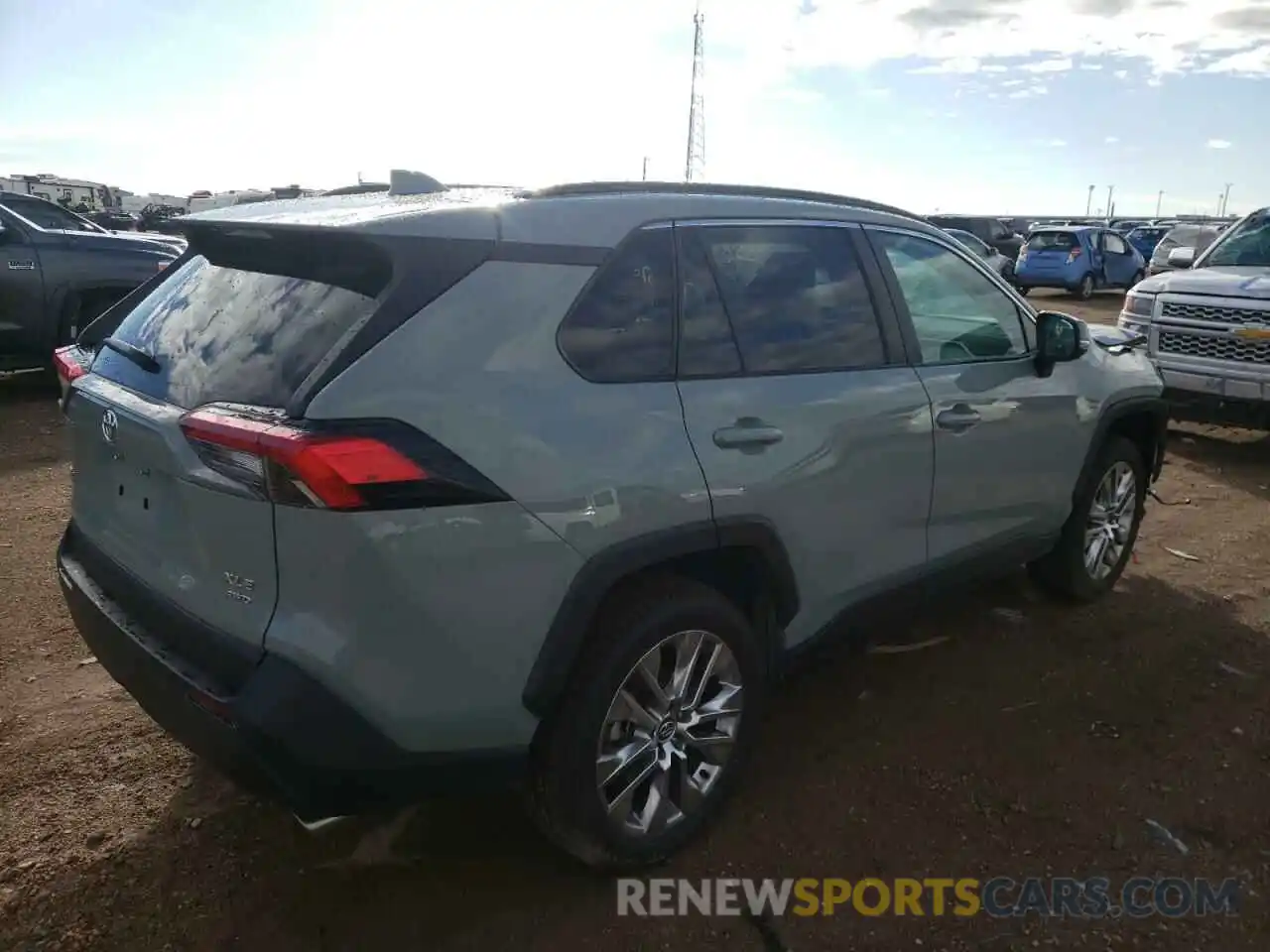 4 Photograph of a damaged car 2T3A1RFV8LC126407 TOYOTA RAV4 2020