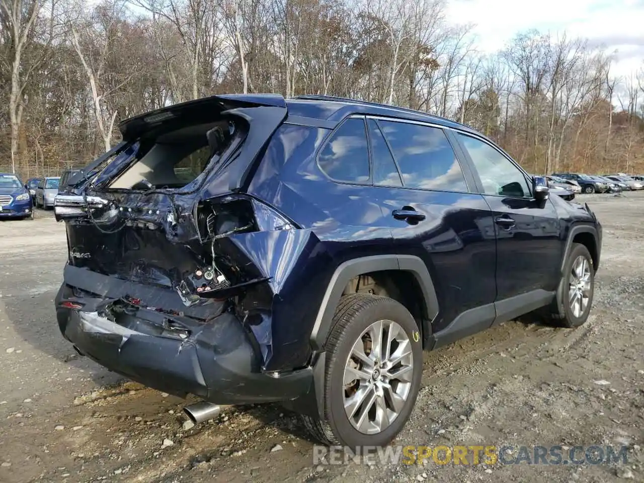 4 Photograph of a damaged car 2T3A1RFV8LC128187 TOYOTA RAV4 2020