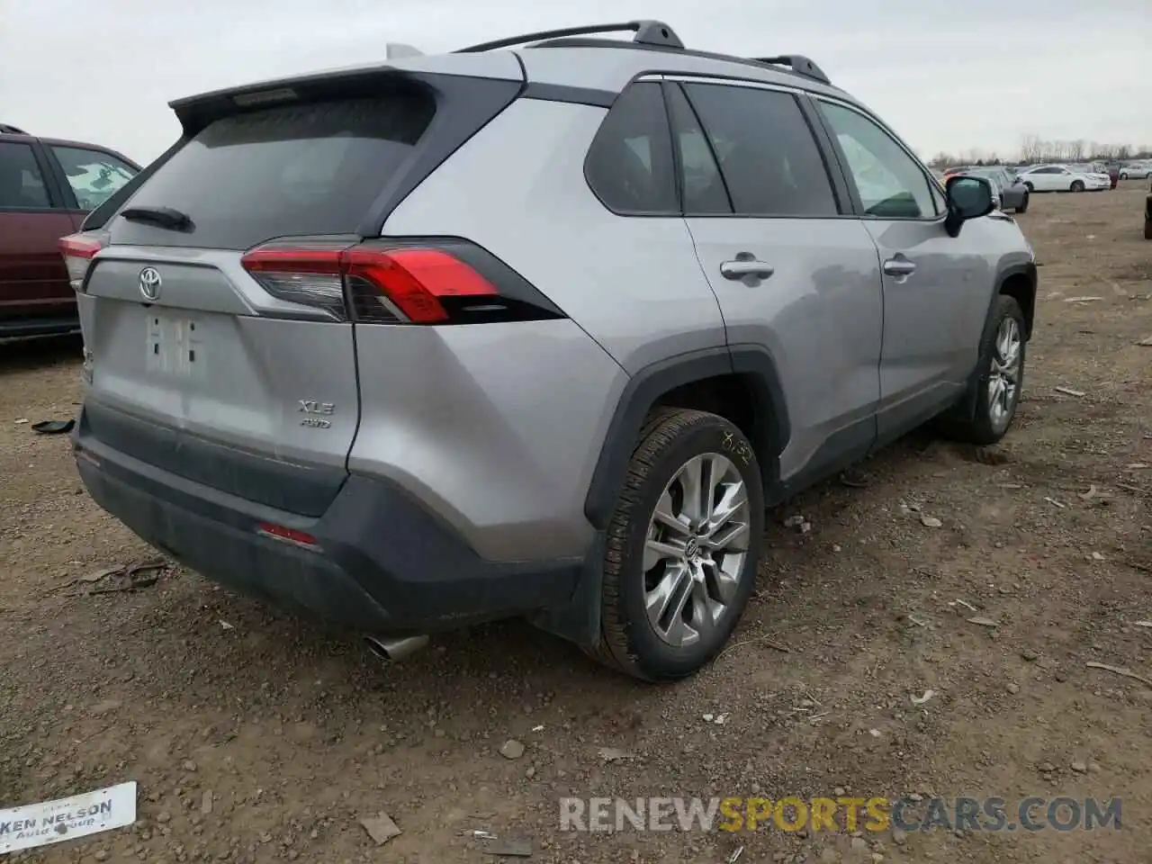 4 Photograph of a damaged car 2T3A1RFV8LC130294 TOYOTA RAV4 2020