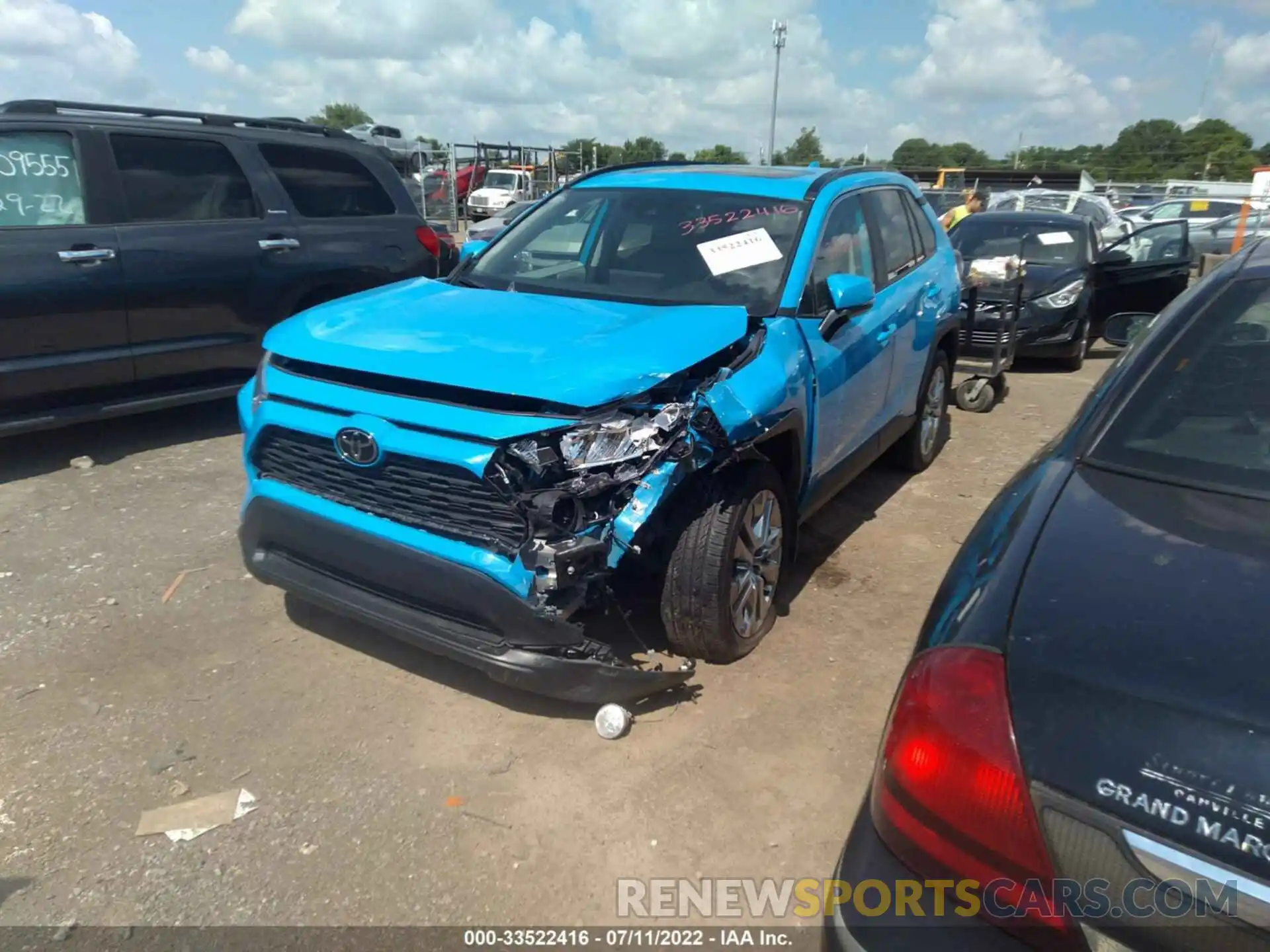 2 Photograph of a damaged car 2T3A1RFV8LC133325 TOYOTA RAV4 2020