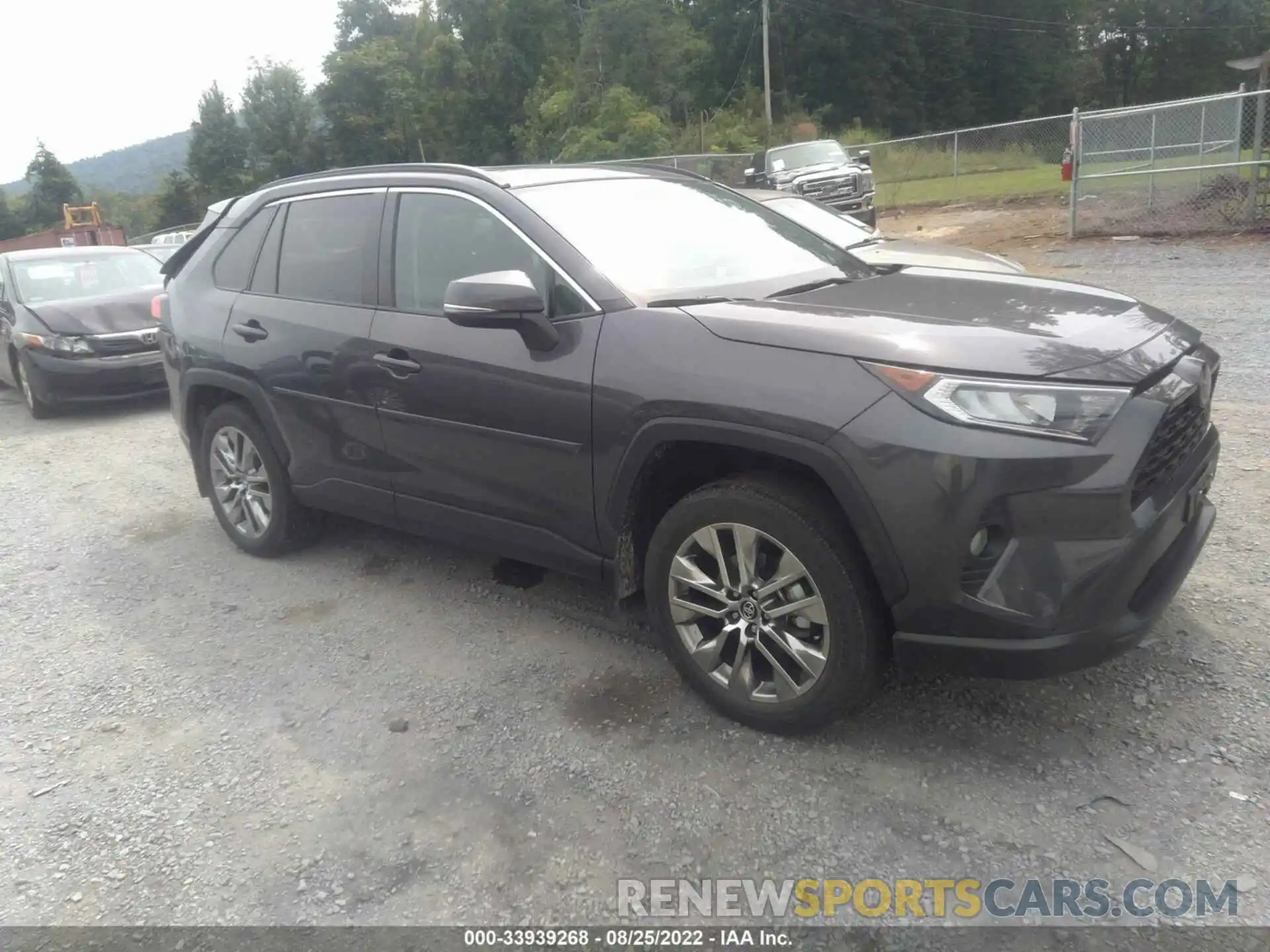 1 Photograph of a damaged car 2T3A1RFV8LW091088 TOYOTA RAV4 2020