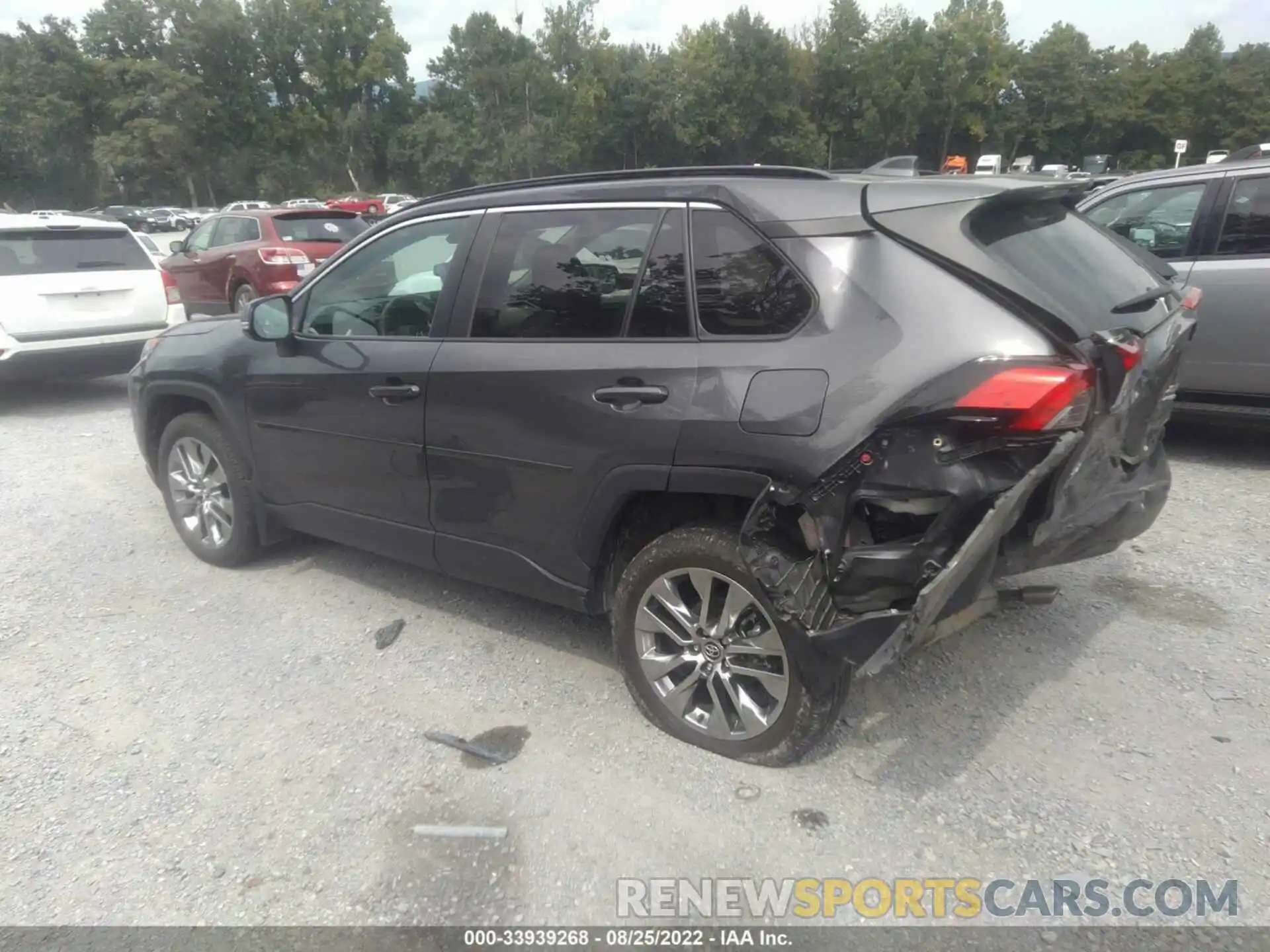 3 Photograph of a damaged car 2T3A1RFV8LW091088 TOYOTA RAV4 2020