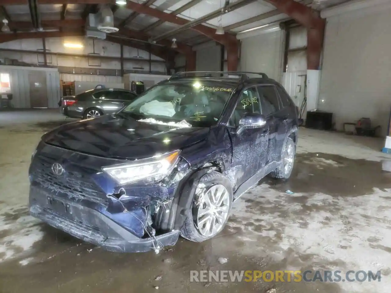 2 Photograph of a damaged car 2T3A1RFV8LW092466 TOYOTA RAV4 2020