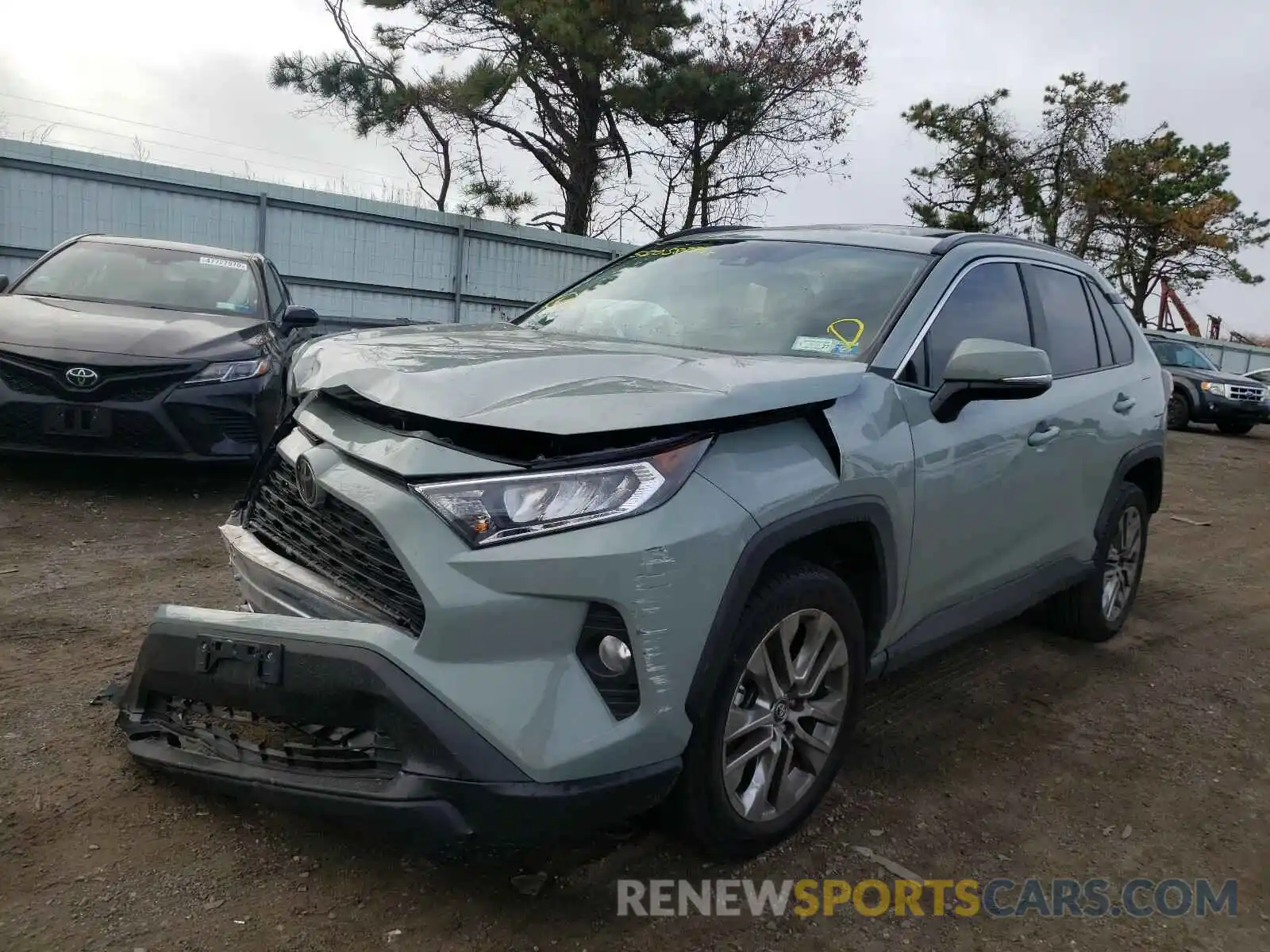 2 Photograph of a damaged car 2T3A1RFV8LW099966 TOYOTA RAV4 2020