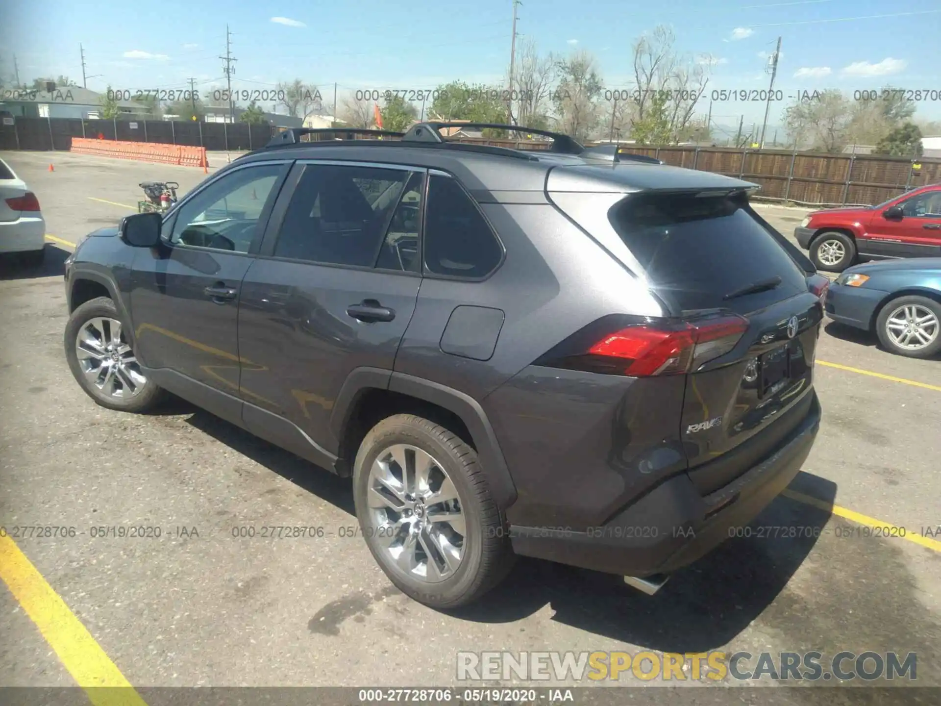 3 Photograph of a damaged car 2T3A1RFV8LW106513 TOYOTA RAV4 2020