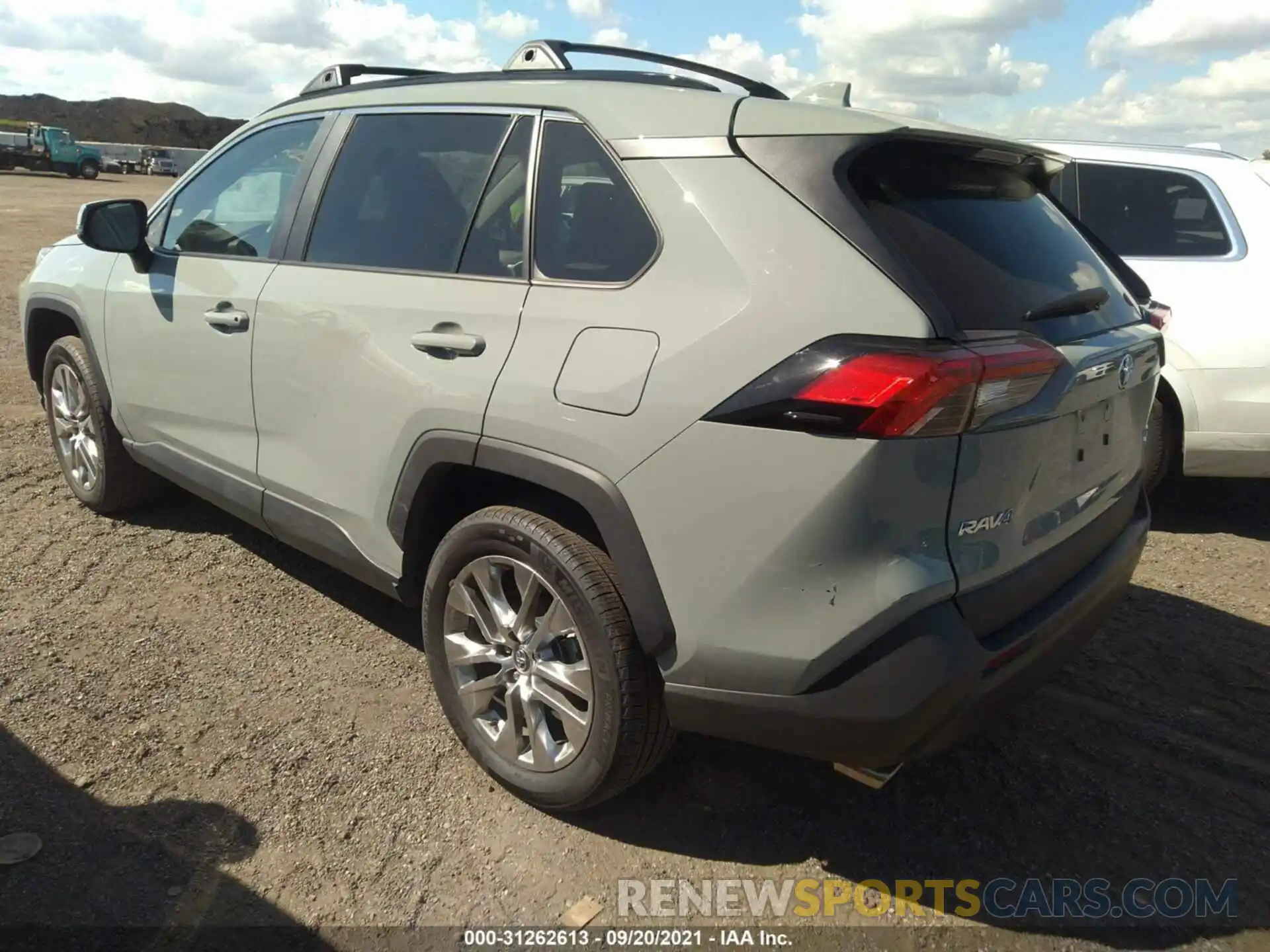 3 Фотография поврежденного автомобиля 2T3A1RFV8LW127443 TOYOTA RAV4 2020