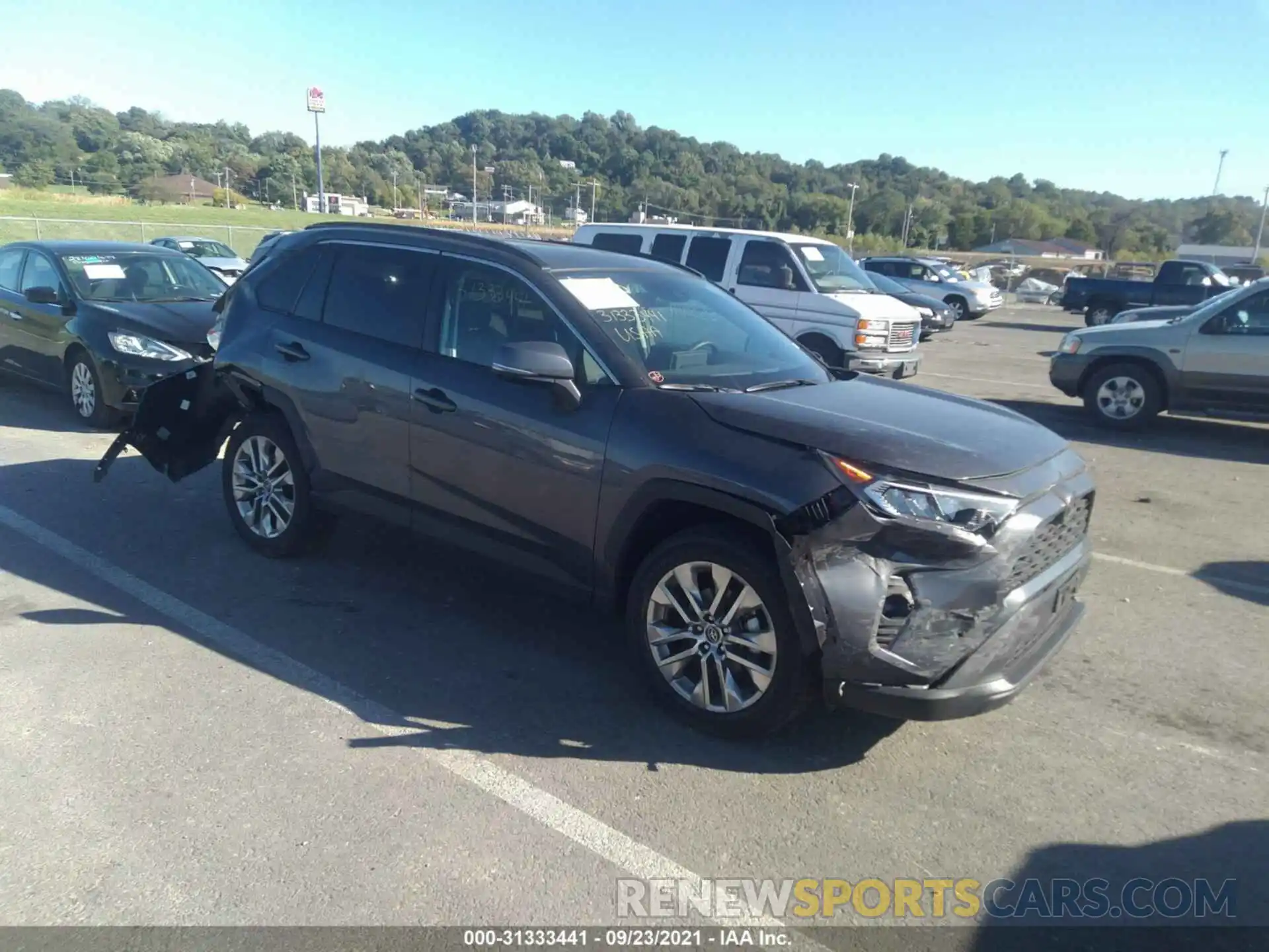 1 Photograph of a damaged car 2T3A1RFV8LW135414 TOYOTA RAV4 2020