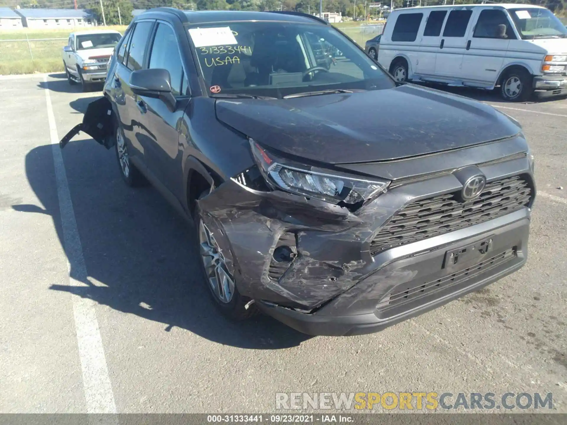 6 Photograph of a damaged car 2T3A1RFV8LW135414 TOYOTA RAV4 2020