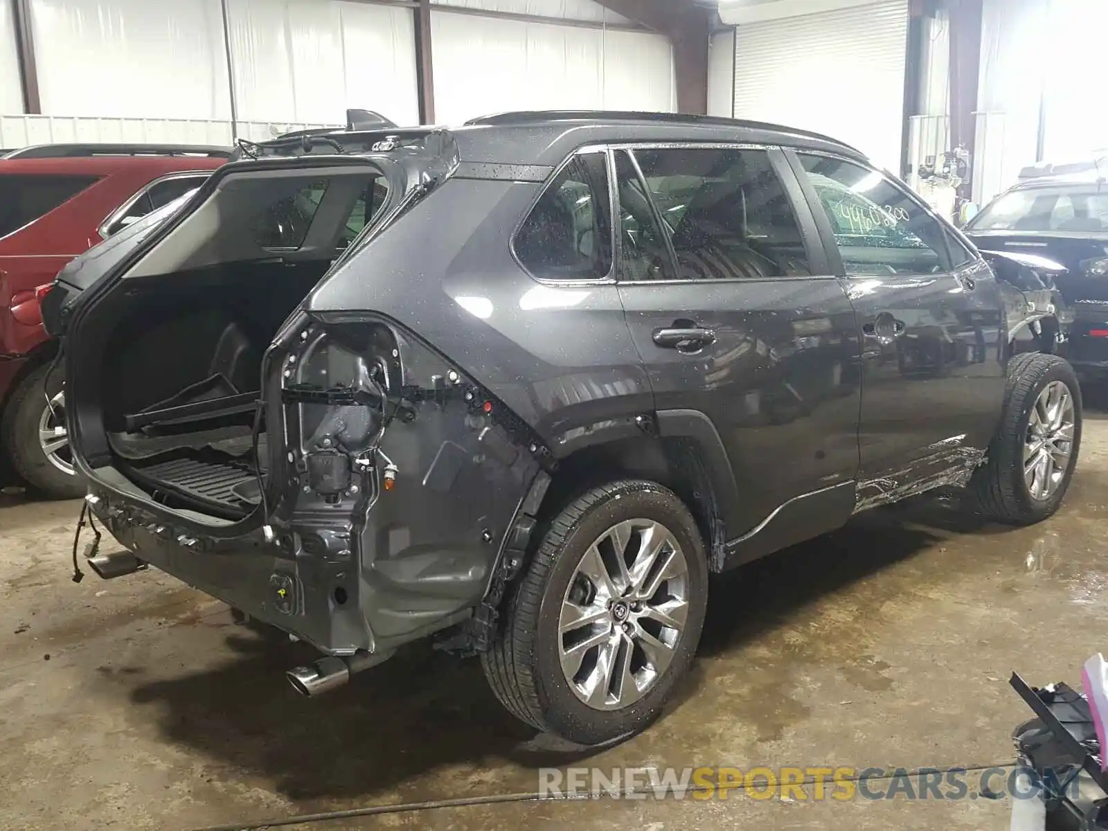 4 Photograph of a damaged car 2T3A1RFV9LW085283 TOYOTA RAV4 2020