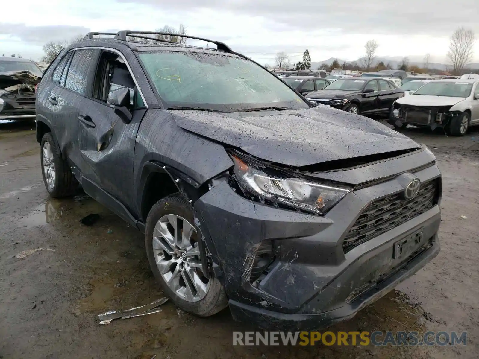 1 Photograph of a damaged car 2T3A1RFVXLC112718 TOYOTA RAV4 2020