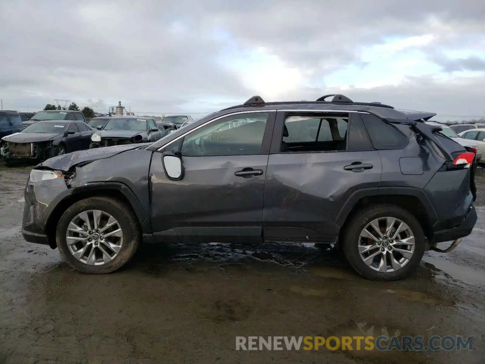 9 Photograph of a damaged car 2T3A1RFVXLC112718 TOYOTA RAV4 2020