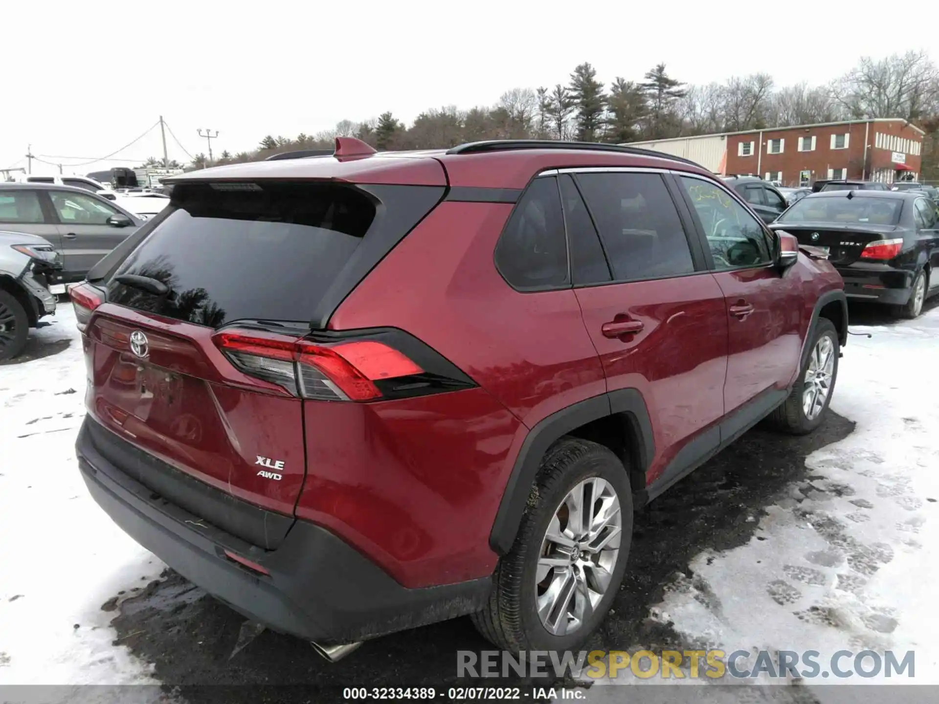 4 Photograph of a damaged car 2T3A1RFVXLC129907 TOYOTA RAV4 2020