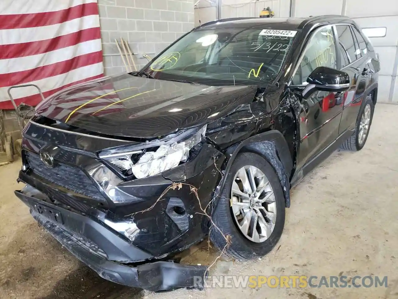 2 Photograph of a damaged car 2T3A1RFVXLC130202 TOYOTA RAV4 2020