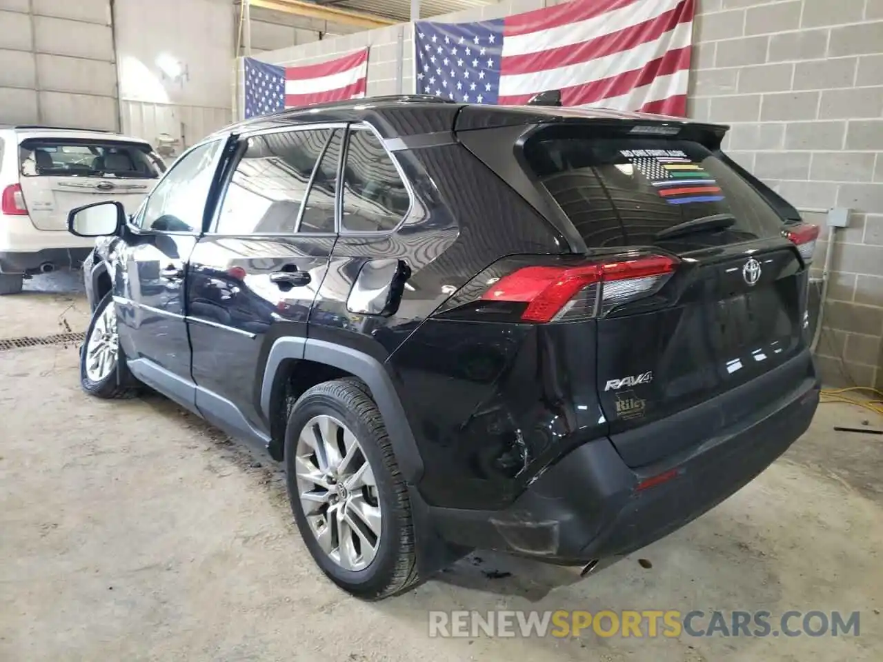 3 Photograph of a damaged car 2T3A1RFVXLC130202 TOYOTA RAV4 2020