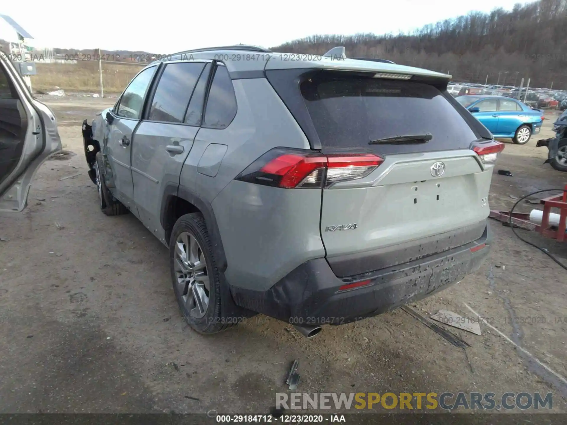 3 Photograph of a damaged car 2T3A1RFVXLW084854 TOYOTA RAV4 2020