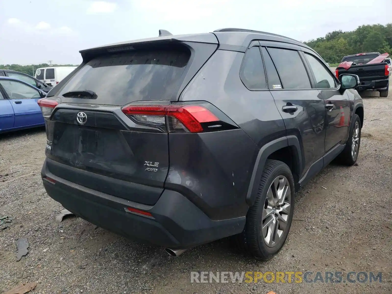 4 Photograph of a damaged car 2T3A1RFVXLW089407 TOYOTA RAV4 2020