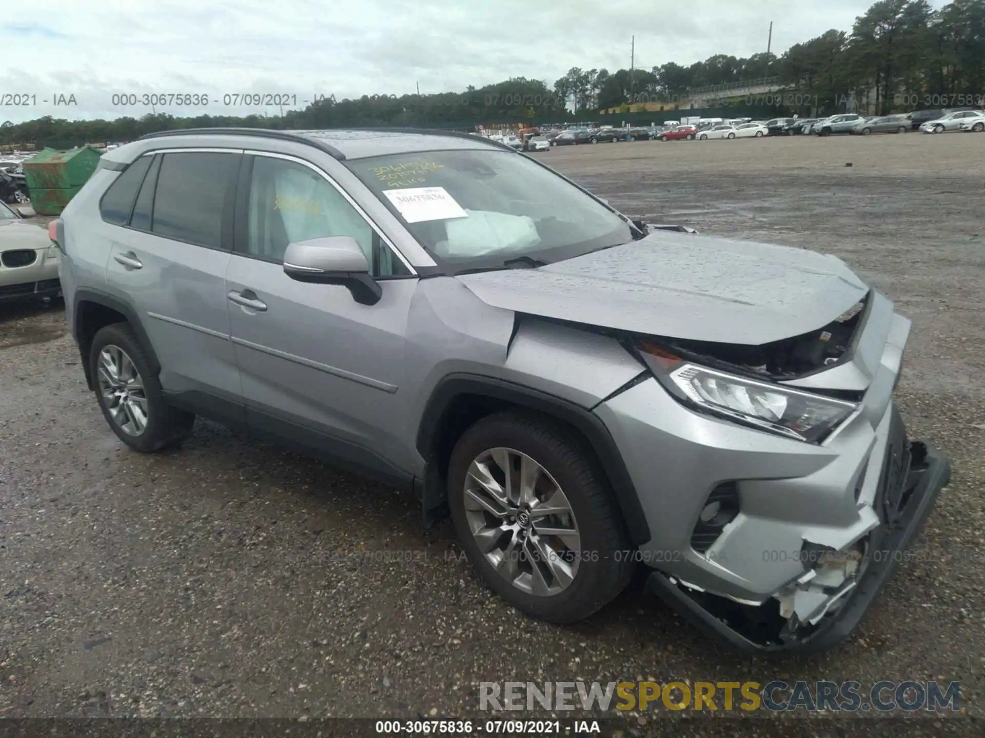 1 Photograph of a damaged car 2T3A1RFVXLW092260 TOYOTA RAV4 2020