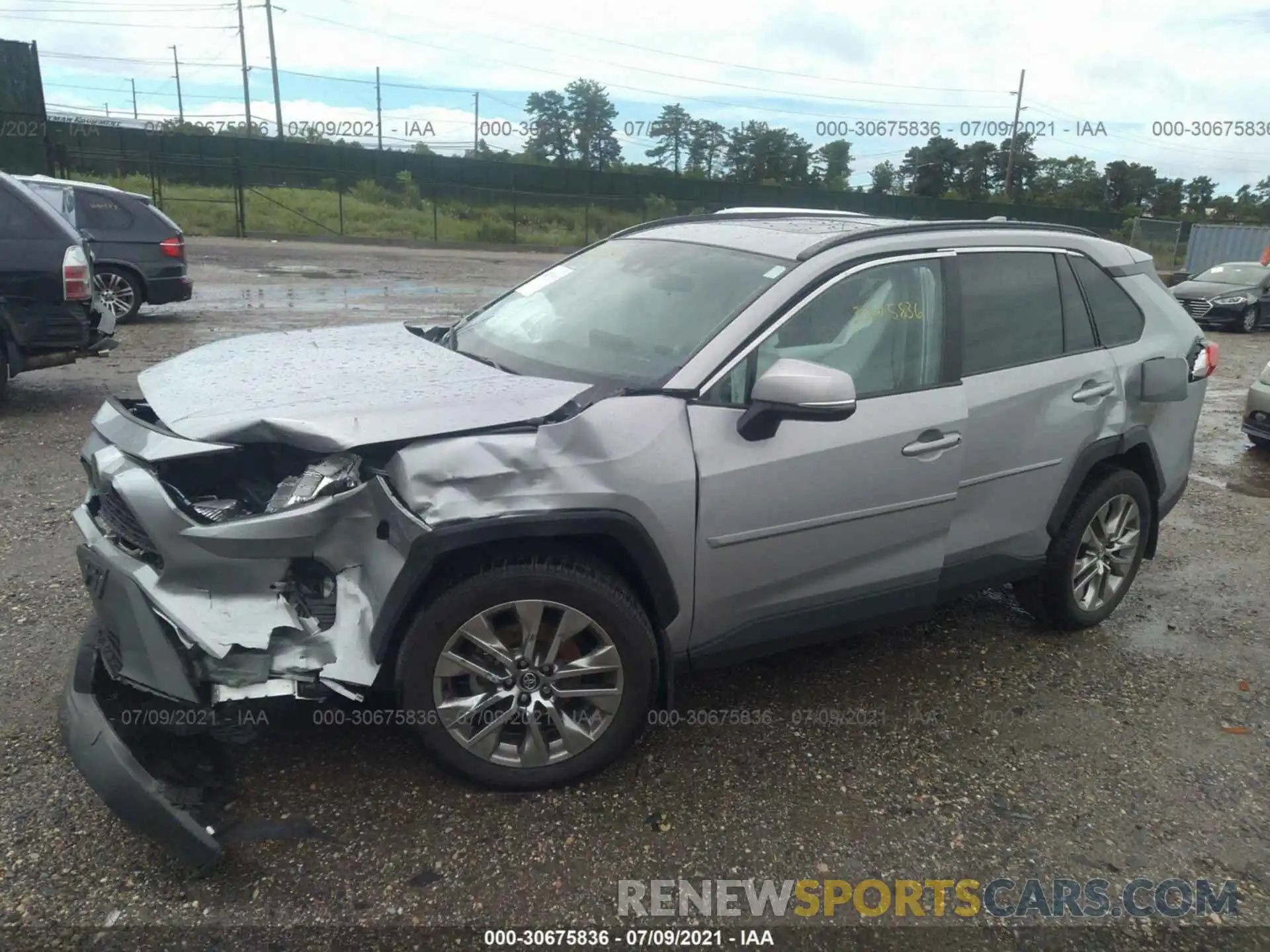 2 Photograph of a damaged car 2T3A1RFVXLW092260 TOYOTA RAV4 2020