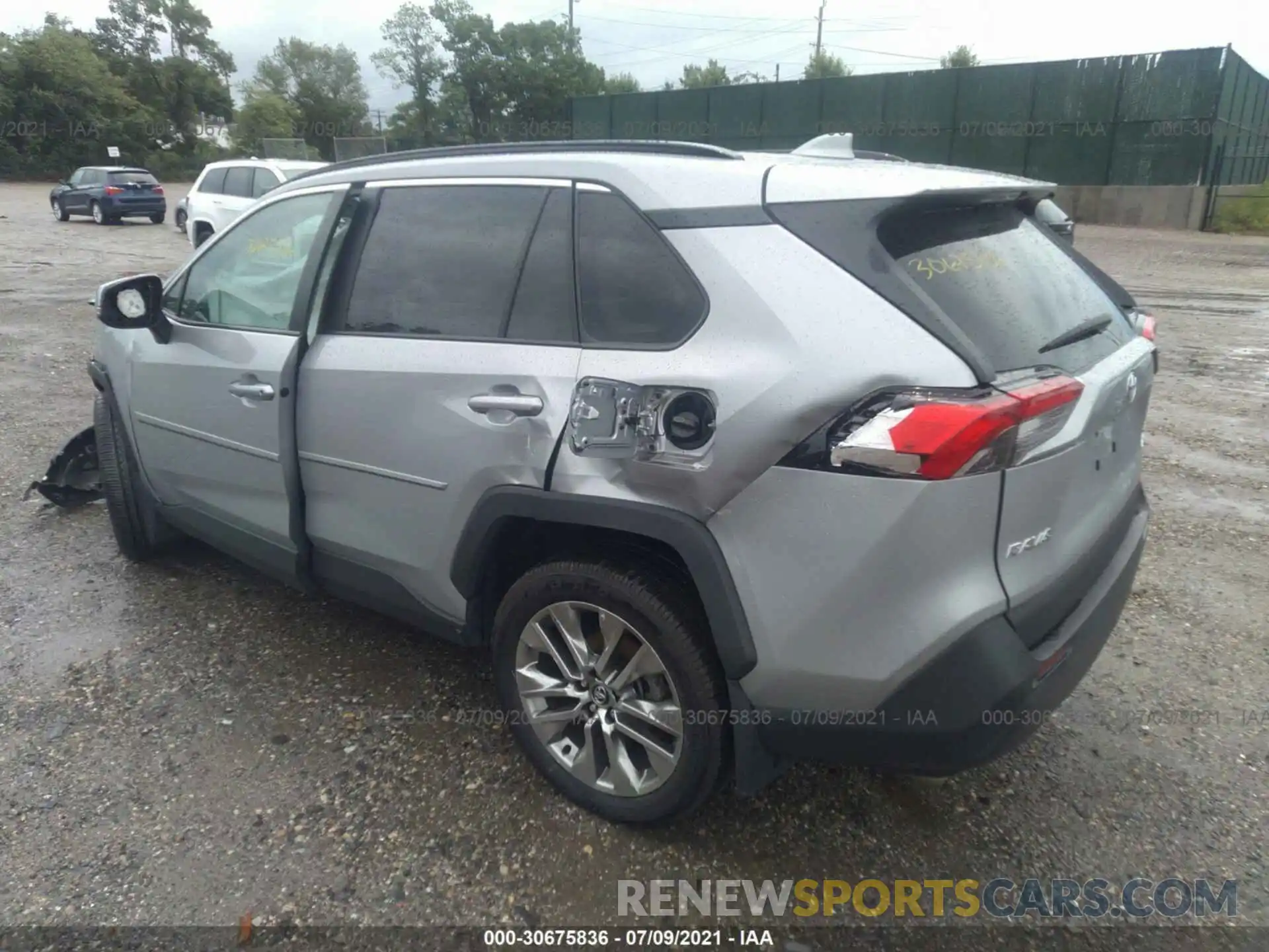 3 Photograph of a damaged car 2T3A1RFVXLW092260 TOYOTA RAV4 2020