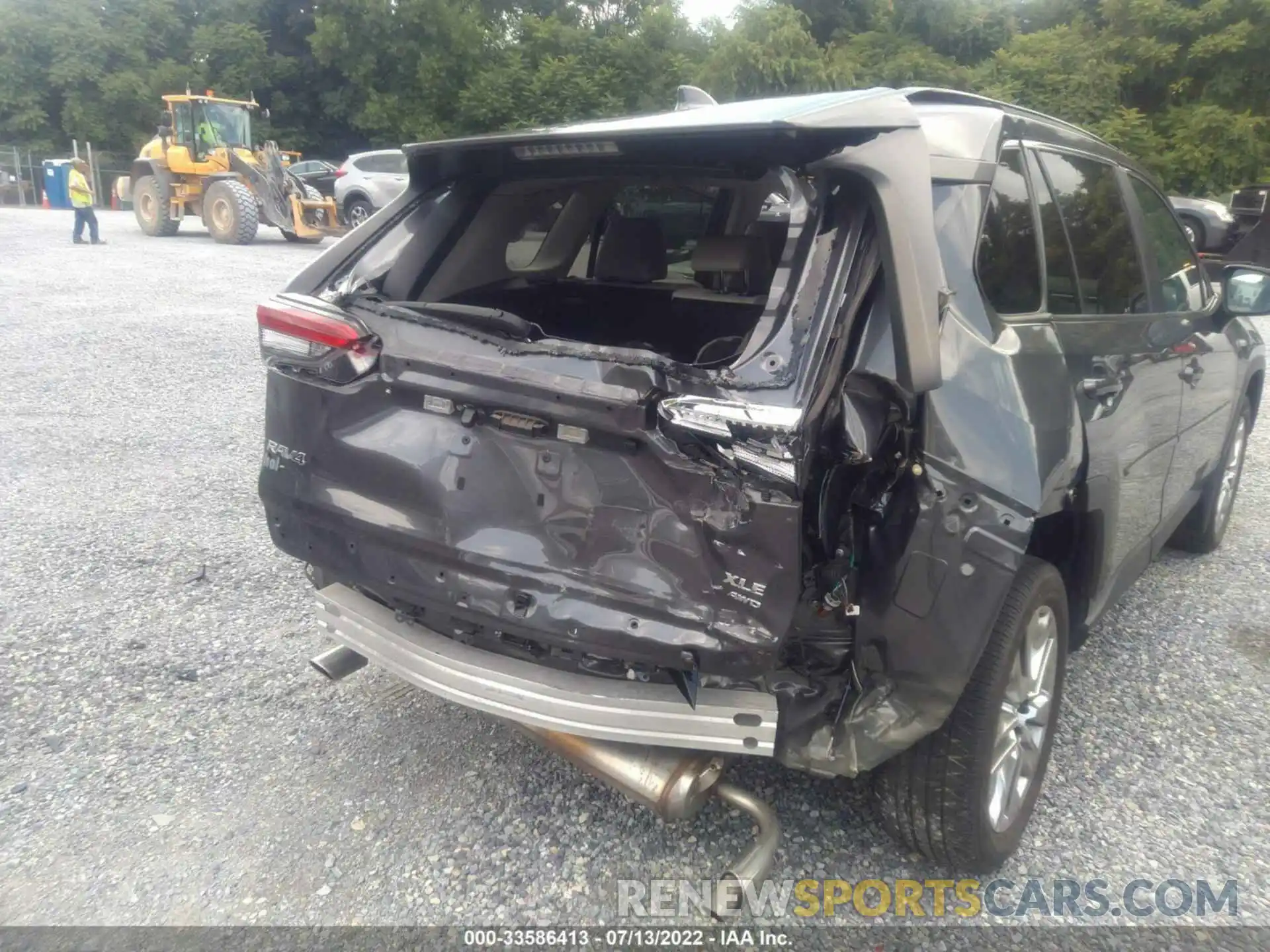 6 Photograph of a damaged car 2T3A1RFVXLW092419 TOYOTA RAV4 2020