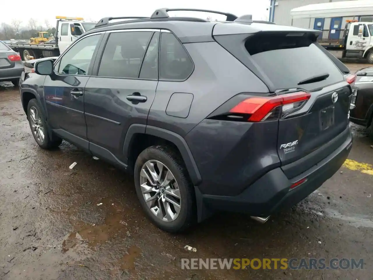 3 Photograph of a damaged car 2T3A1RFVXLW092646 TOYOTA RAV4 2020