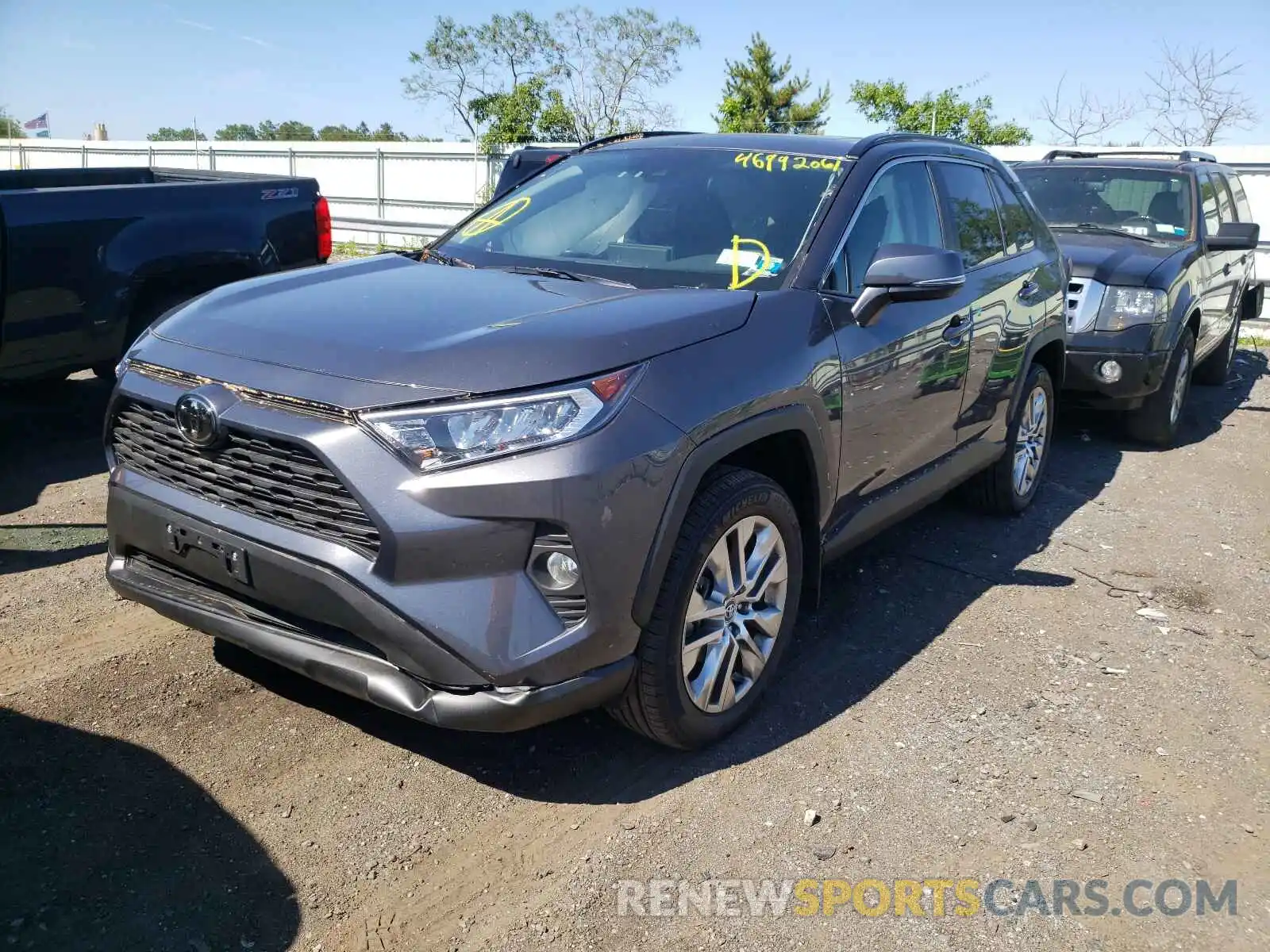 2 Photograph of a damaged car 2T3A1RFVXLW126178 TOYOTA RAV4 2020